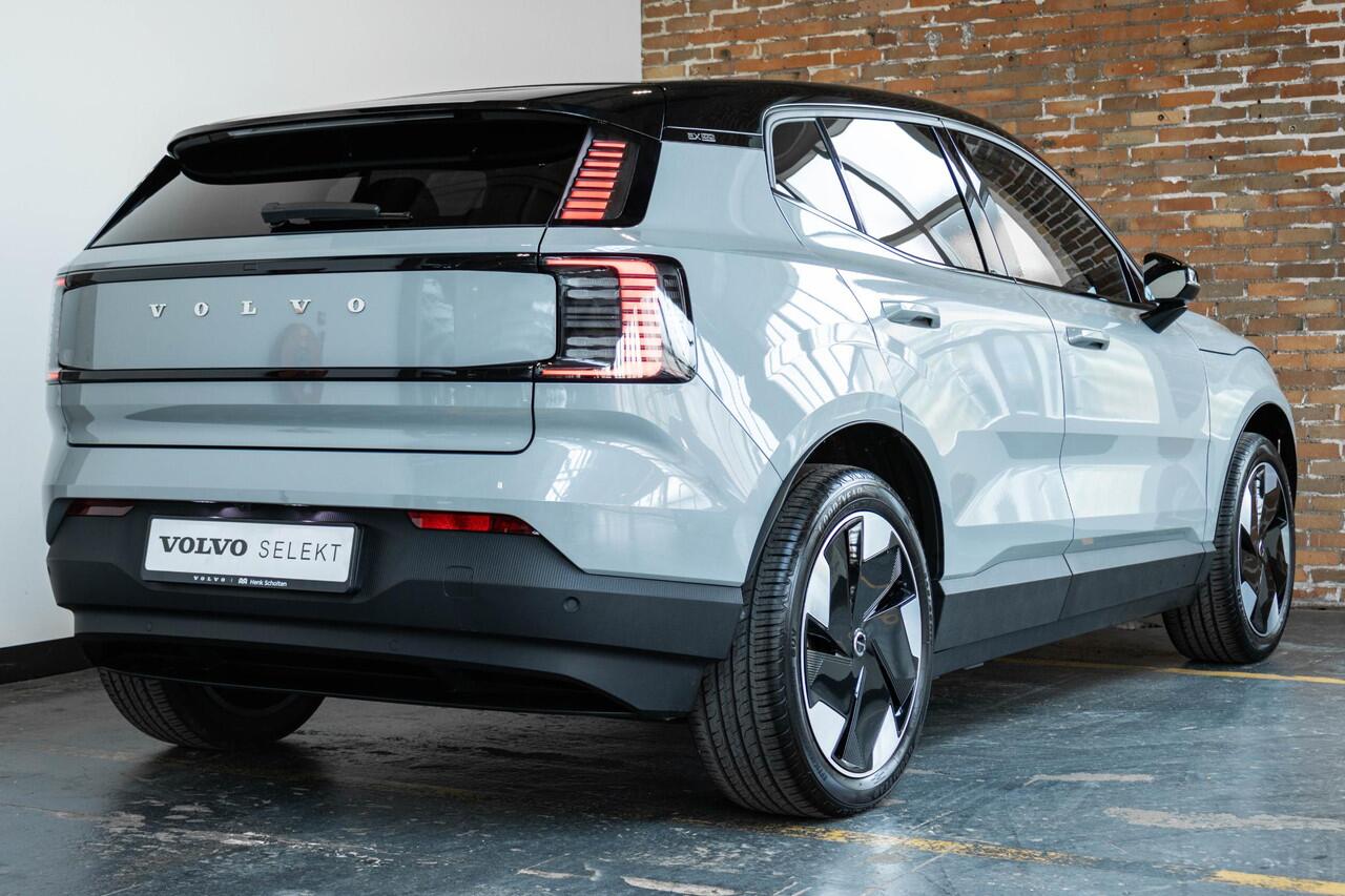 Volvo EX30 Single Motor Extended Range Plus 69 kWh | Getint Glas Achter | Adaptieve Cruise Control | Keyless Entry | Parkeersensoren | Dodehoekdetectie Met Correctie | Apple Carplay/Android Auto | Rijstrooksensor Met Correctie