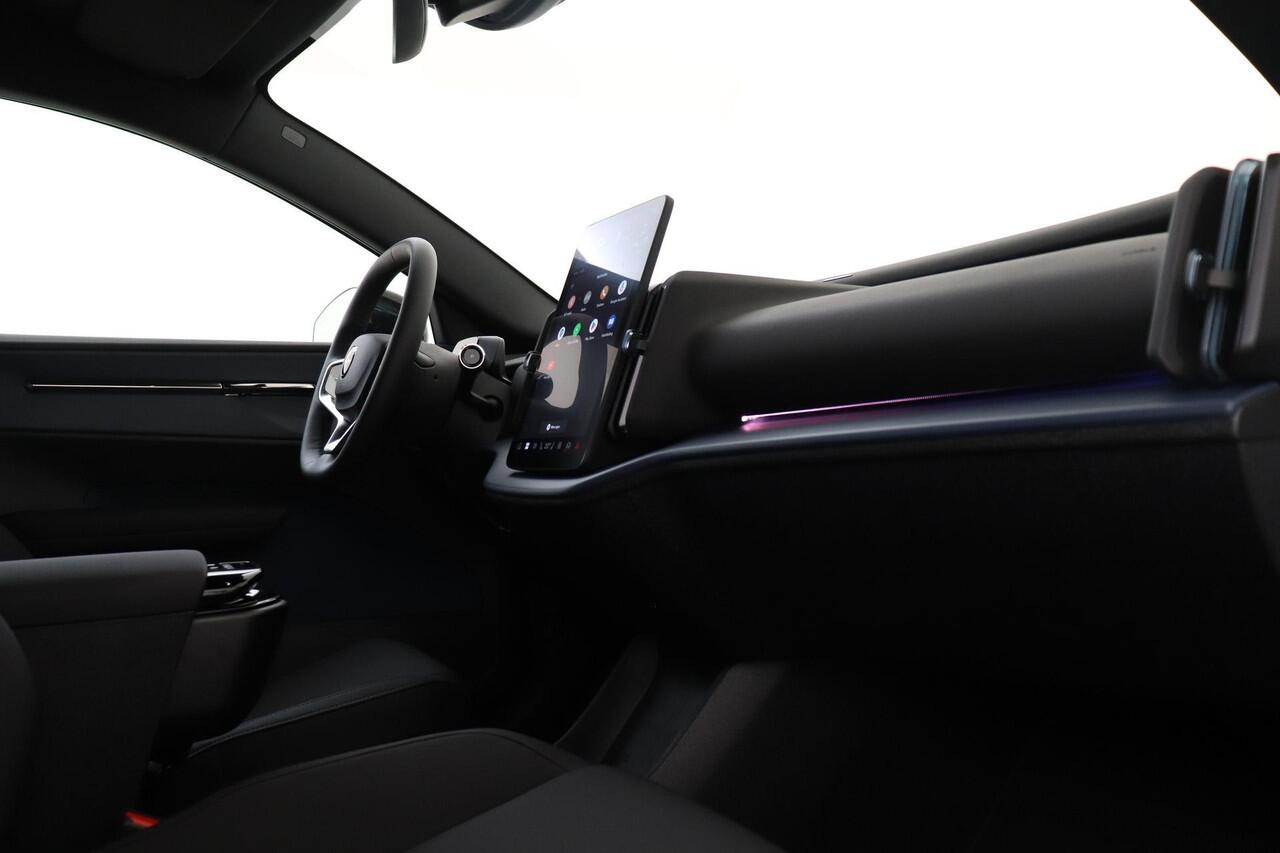 Volvo EX30 SM EXT. RANGE PLUS 69 kWh *FULL HEICO BODYKIT!* -BLACK.BADGE|21"|VERLAAGD|ADAP.CRUISE|CAMERA|CLIMATE