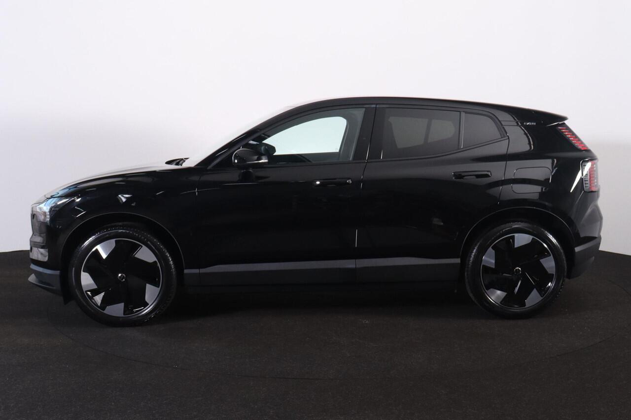 Volvo EX30 Extended Range Plus 69 kWh - Adaptive Cruise Control - Parkeercamera achter - Extra getint glas - 19' LMV