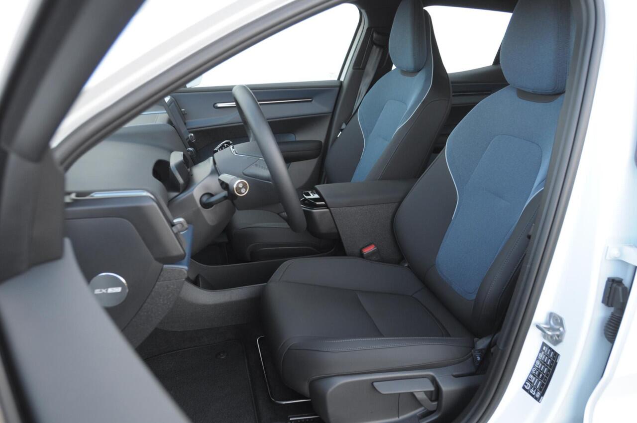 Volvo EX30 272PK Ext. Range Core