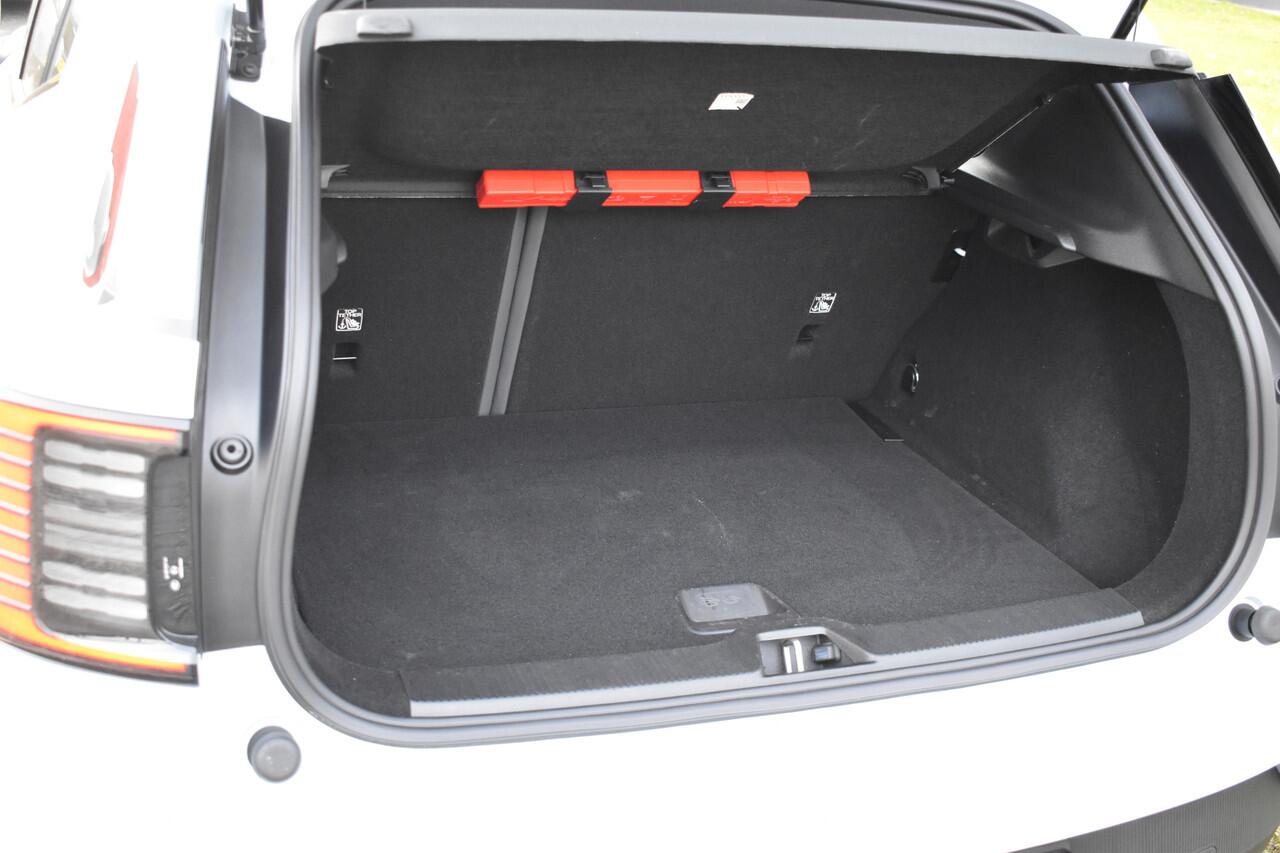 Volvo EX30 Extended Range 272PK Core 69 kWh | Trekhaak | SoH 98,5% | ACC | BLIS | Camera | 18"LMV |