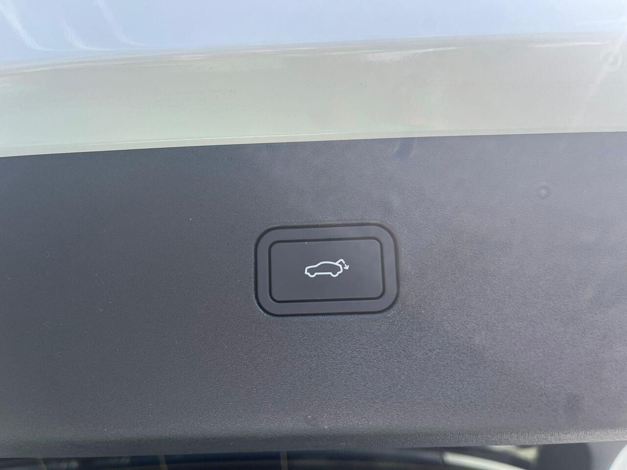 Volvo EX30 Single Motor Extended Range Plus 69 kWh | Getinte Ramen | nieuw uit voorraad | LAAGSTEPRIJS garantie