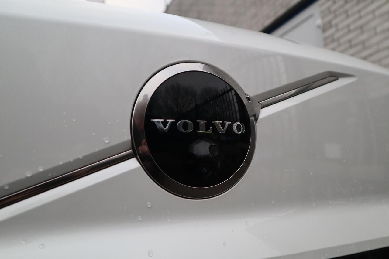 Volvo EX30 Twin Motor Performance Ultra 69 kWh | Stoel + stuurverwarming | Panorama | 20"