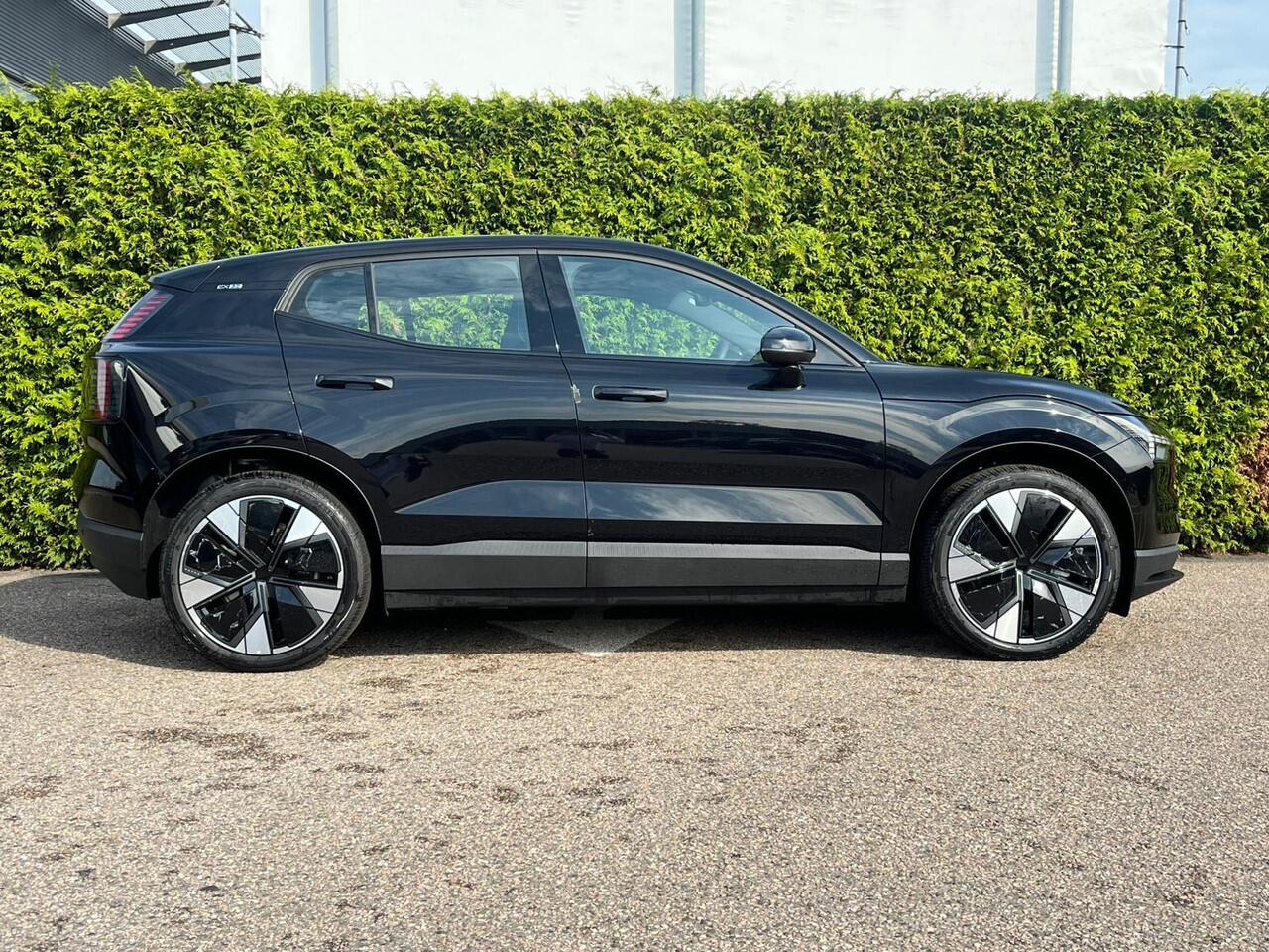 Volvo EX30 Single Motor Extended Range Plus 69 kWh | 20 inch Aero wielen | Nieuw uit voorraad | LAAGSTEPRIJS garantie