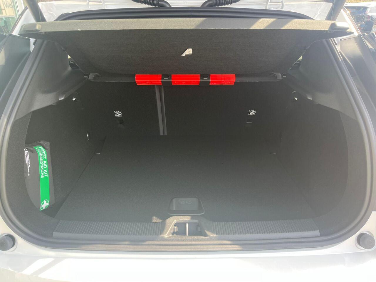 Volvo EX30 Single Motor Extended Range Plus 69 kWh | Getinte Ramen | nieuw uit voorraad | LAAGSTEPRIJS garantie