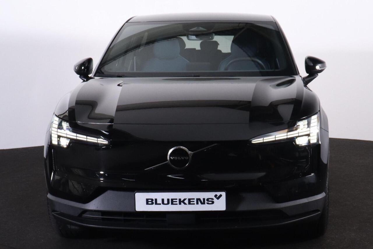 Volvo EX30 Single Motor Extended Range Plus 69 kWh - Adaptive Cruise Control - Climate pack - Parkeercamera achter - Elektrisch bedienbare voorstoelen - Verwarmde voorstoelen & stuur - Parkeersensoren voor & achter - Draadloze tel. lader - Extra getint glas - 20' LM