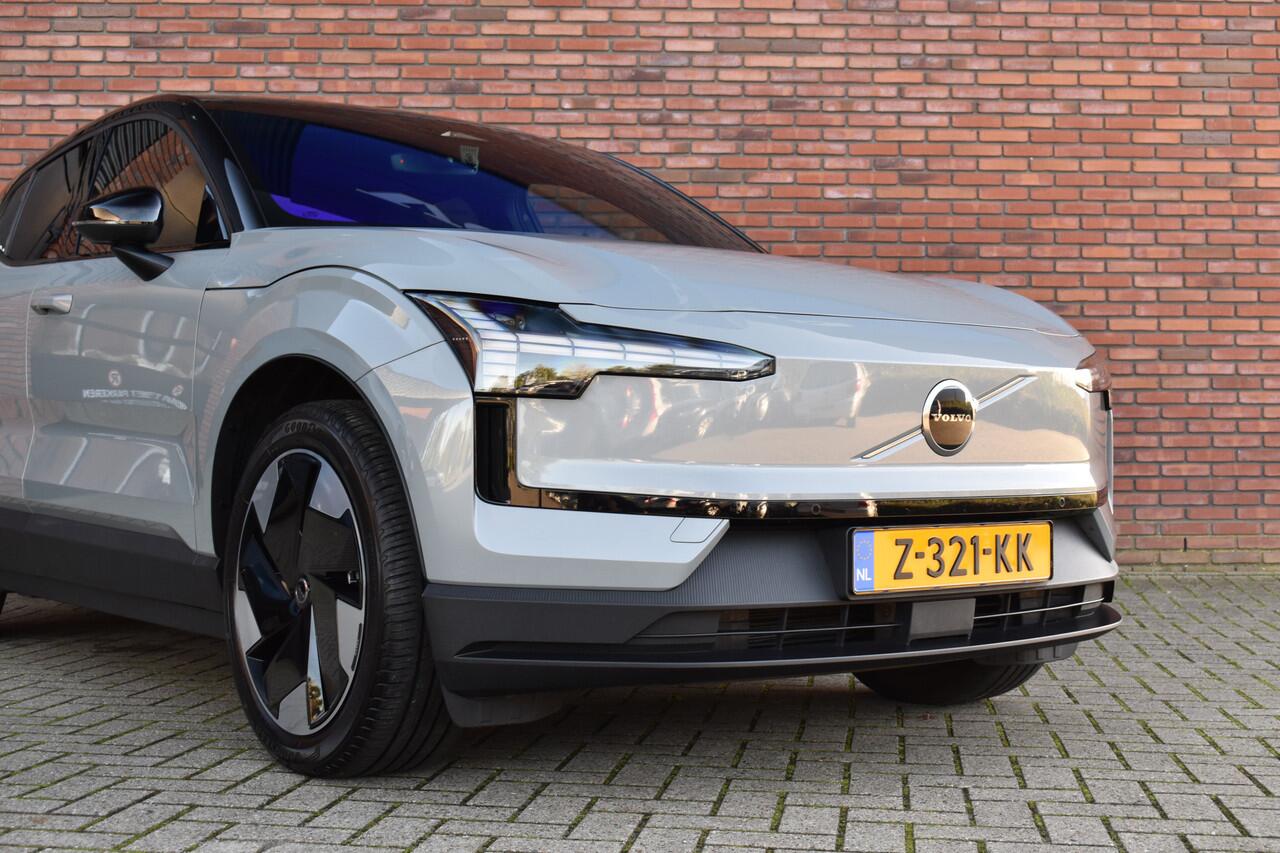 Volvo EX30 Extended Range 272PK Plus | Climate | Cameleon tint | Dashcam | Harman & Kardon |
