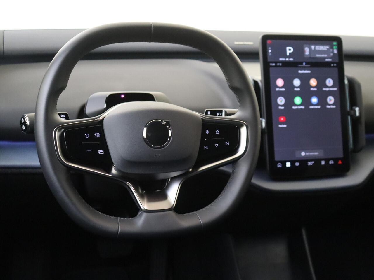 Volvo EX30 Single Motor Extended Range Plus 69 kWh | navigatiesysteem | rijstrooksensor met correctie | uitwijk assistent | warmtepomp | zelfstandige rijstrookwissel | lichtmetalen velgen 5-spaaks 20"|