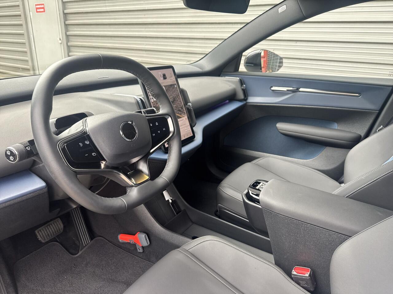 Volvo EX30 Twin Motor Performance Plus 69 kWh / Twin Performane 436PK / 20" Velgen / Black Sheep pakket /