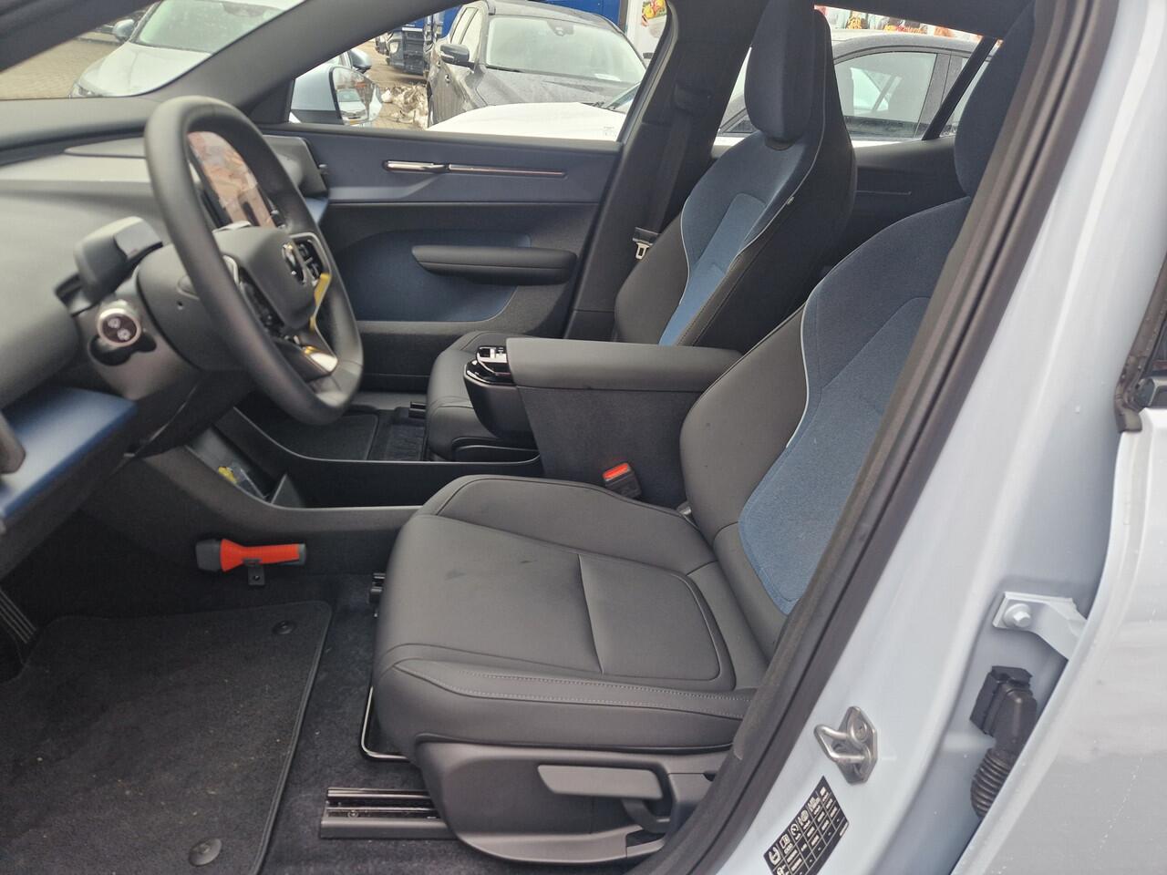 Volvo EX30 Single Motor Extended Range Core 69 kWh CLOUD BLUE 9.559 KM! SOH 100%