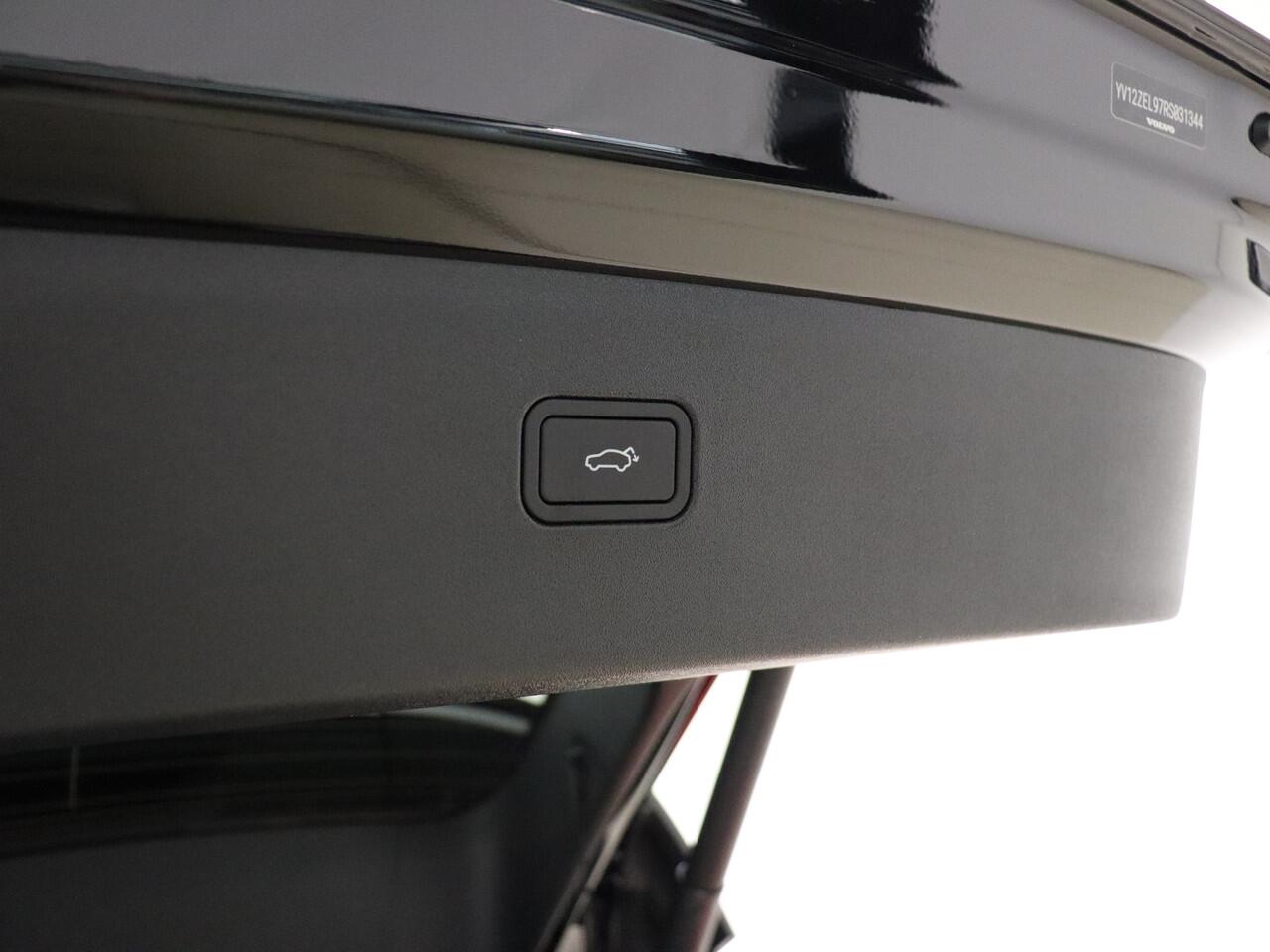 Volvo EX30 Extended Range Plus / DEMO DEAL / Getint glas / Adapt. Cruise / BLIS / Harman&Kardon / Keytag / PDC + Camera / El. Achterklep /