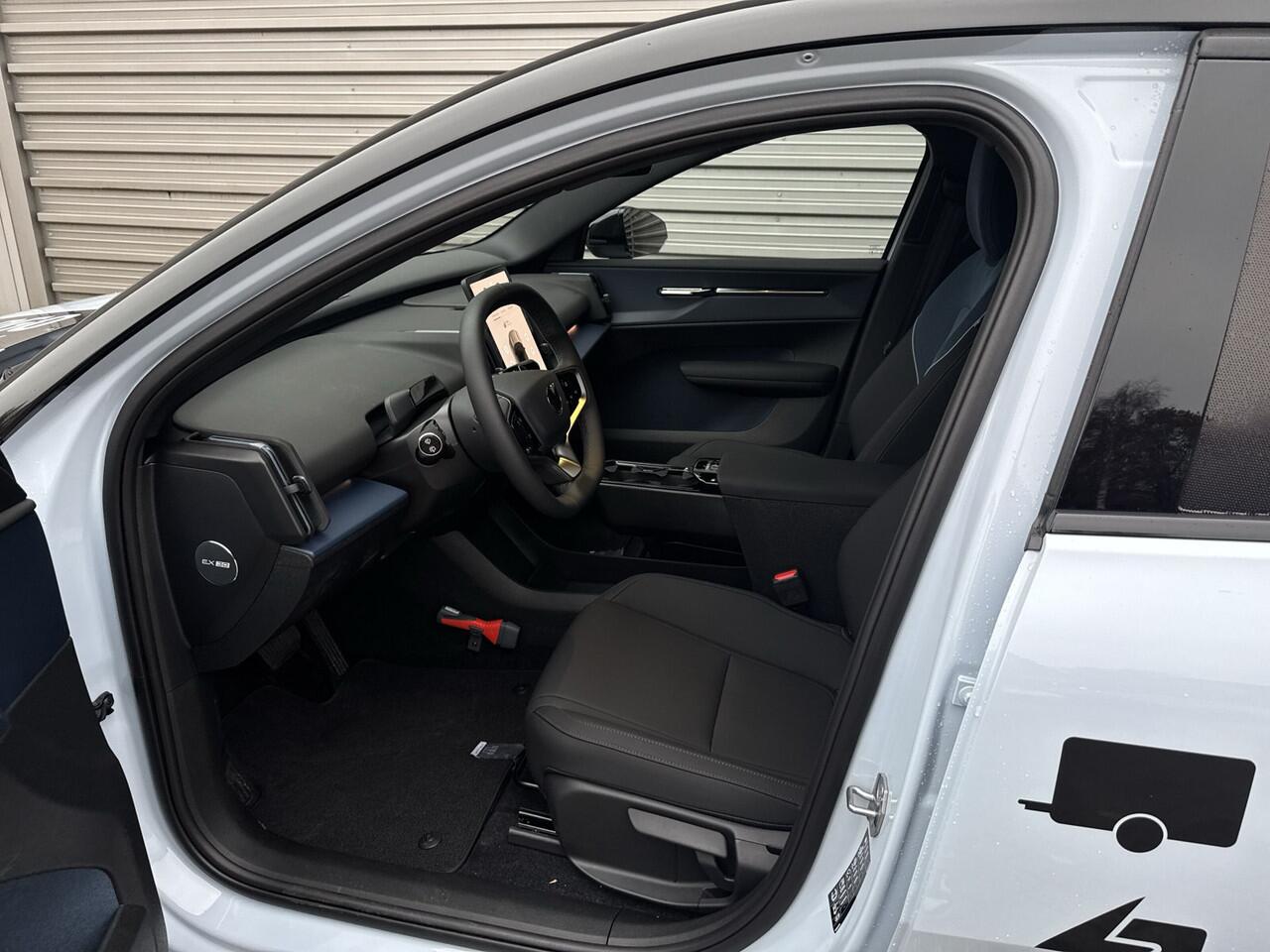 Volvo EX30 Extended Range Plus 69 kWh / Volvo EX30 Cargo Bedrijfsauto /