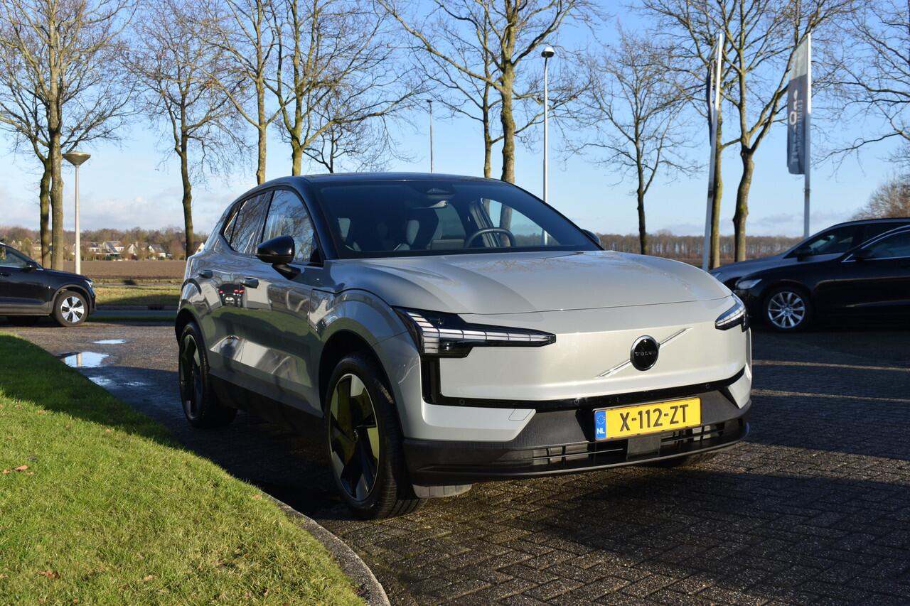 Volvo EX30 Extended Range 272PK Plus 69 kWh | Trekhaak | H&K | ACC | Blis | Getint glas | Camera