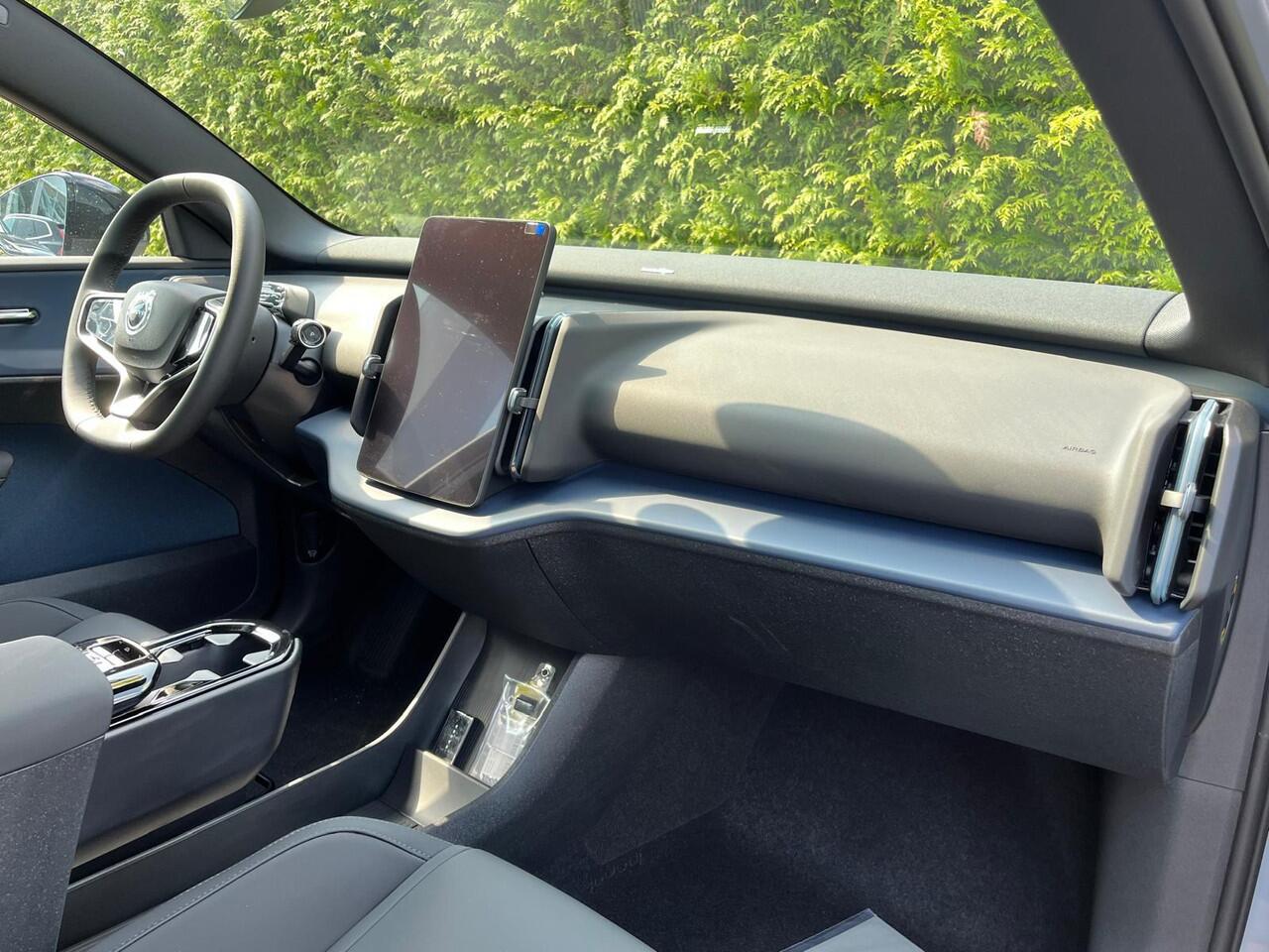 Volvo EX30 Single Motor Plus 51 kWh | nieuw uit voorraad | LAAGSTEPRIJS garantie |