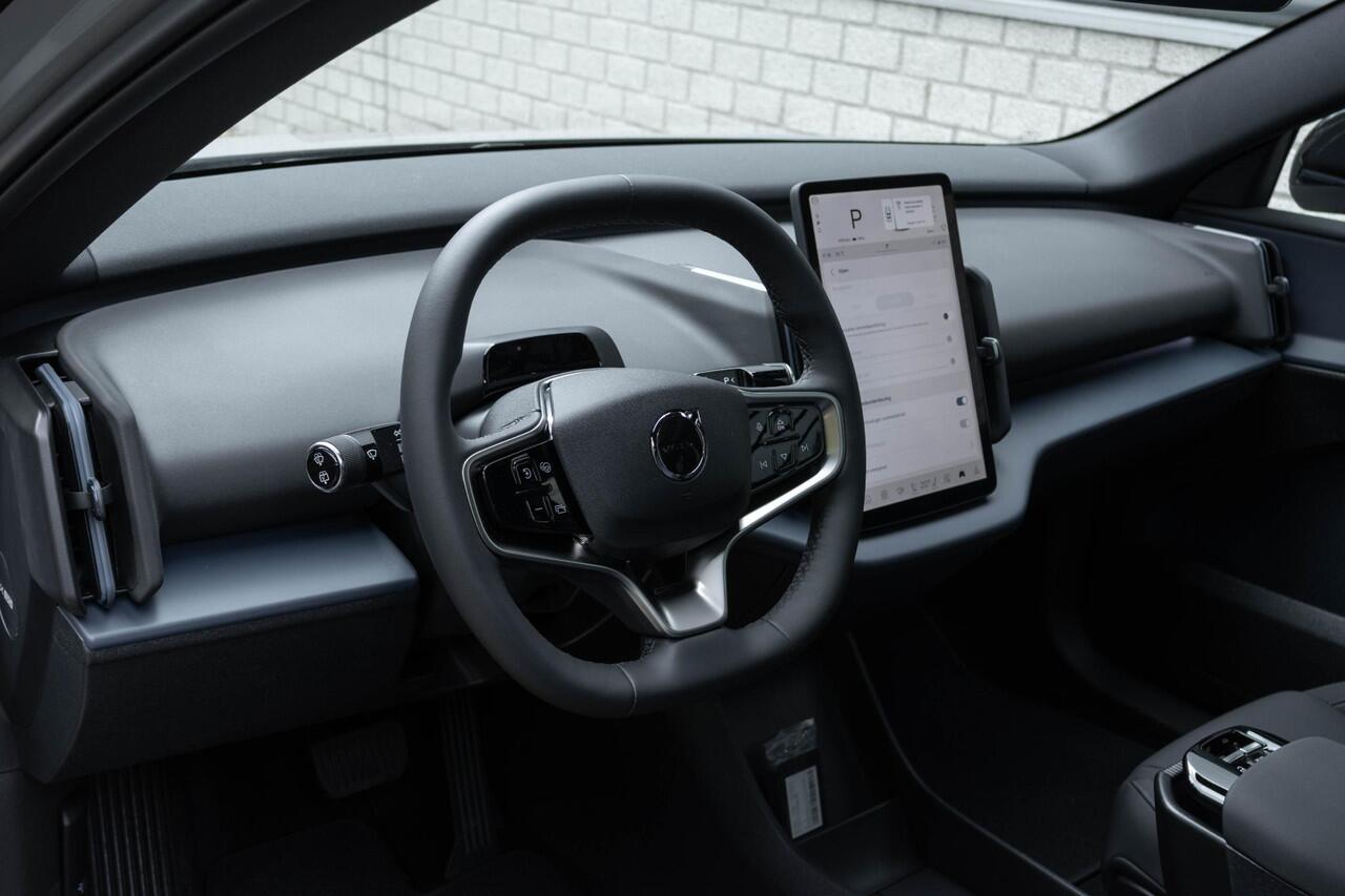 Volvo EX30 Cross Country Twin Motor Performance Ultra 69 kWh Panoramadak | Google Navigatie | Verwarmbare voorstoelen | Elektrische Stoelverstelling | 360 graden camera | Cross Country Experience-pakket |