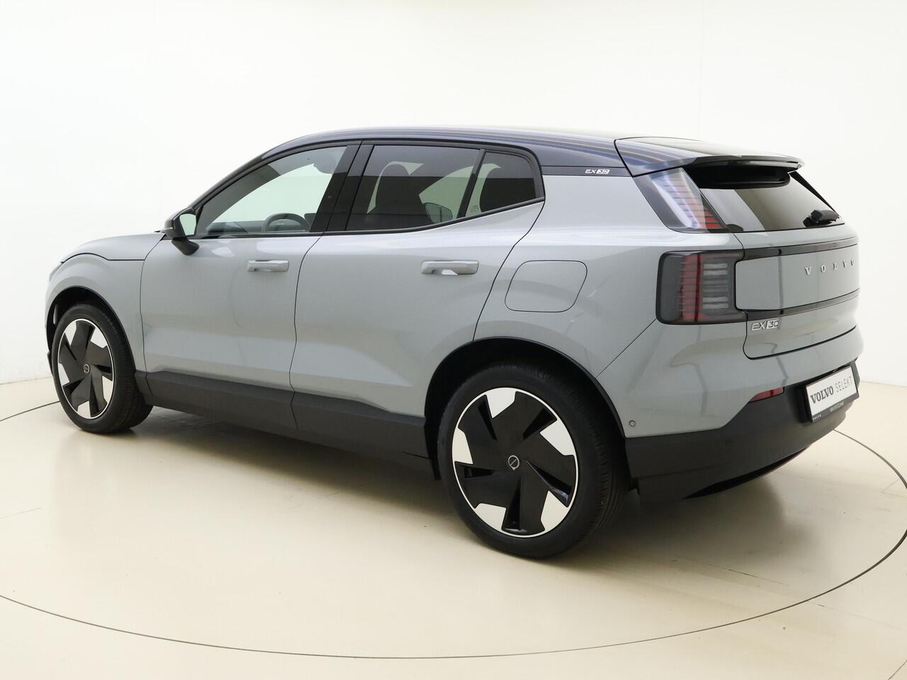 Volvo EX30 Twin Motor Performance Ultra 69 kWh | AWD | Stoel/- en stuurverwarming | Getinte ruiten achter | Elektr. voorstoelen