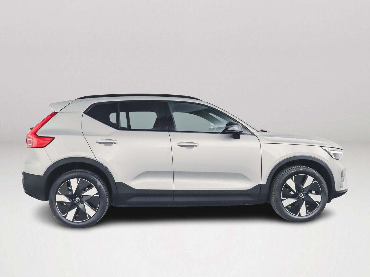 Volvo EX40 Single Motor Extended Range Plus 82 kWh | Stoel- en stuurverwarming | Getint glas