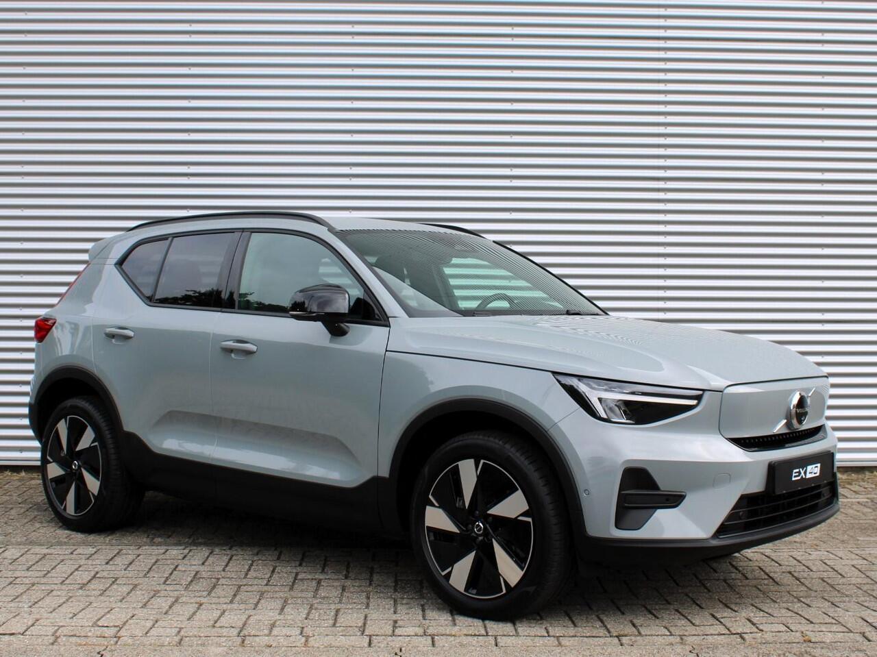 Volvo EX40 Single Motor Extended Range Business Edition Automaat / 360* camera / Privacy Glass / 19" velgen / Driver Awareness