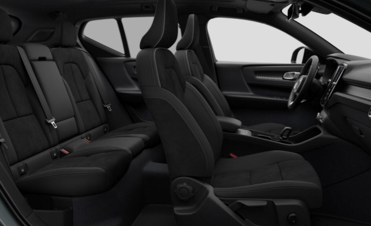 Volvo EX40 252PK Auotmaat Single Motor Extended Range Plus Panoramadak / Apple Carplay / Android Auto / Harman kardon audio / Adaptive cruise control / Pilot assist / Lichtmetalen velgen /