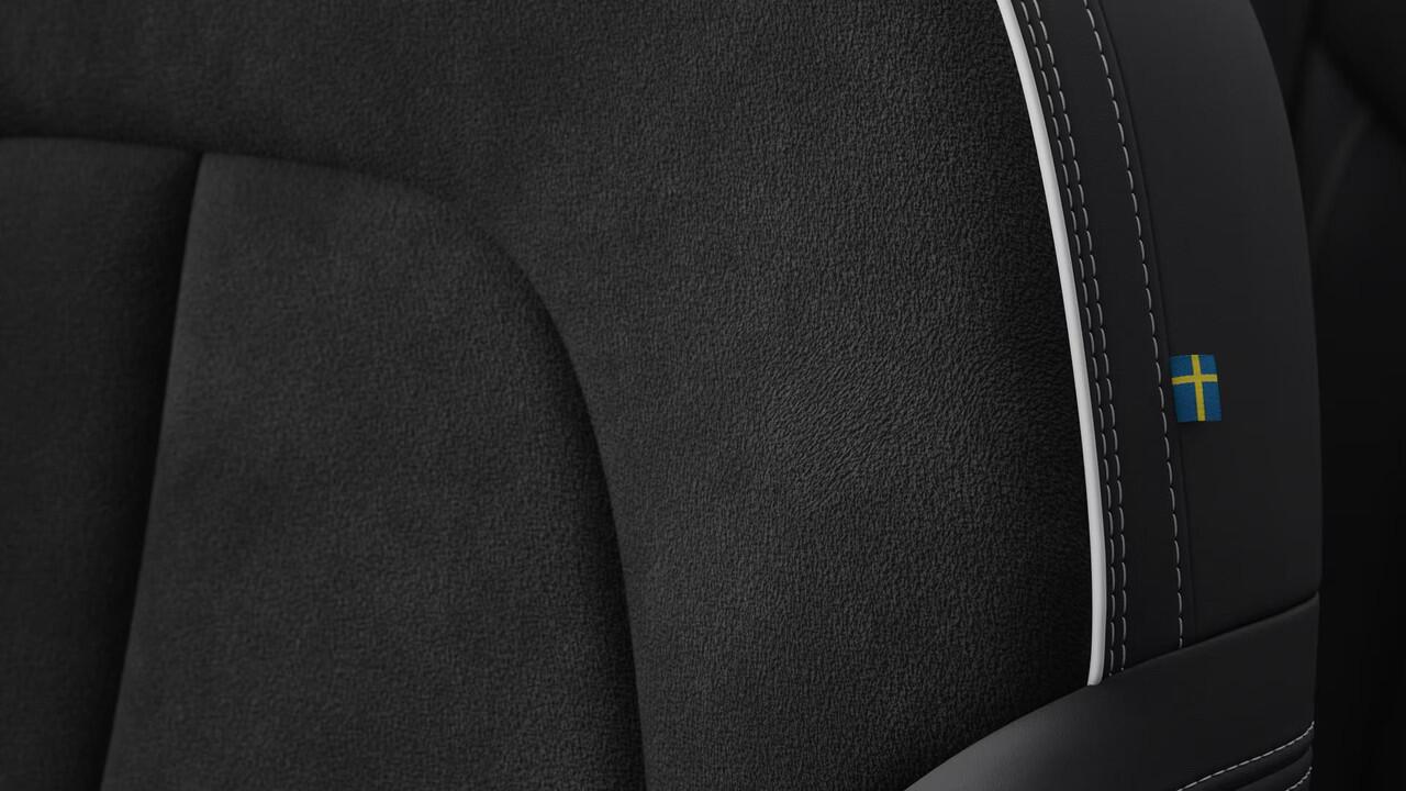 Volvo EX40 Single Motor Extended Range Ultra 82 kWh | Direct Beschikbaar | Elektrisch Verstelbare Voorstoelen | 360º Camera | Stoel/Stuurverwarming | Harman Kardon Premium Audio | Google Infotainment |