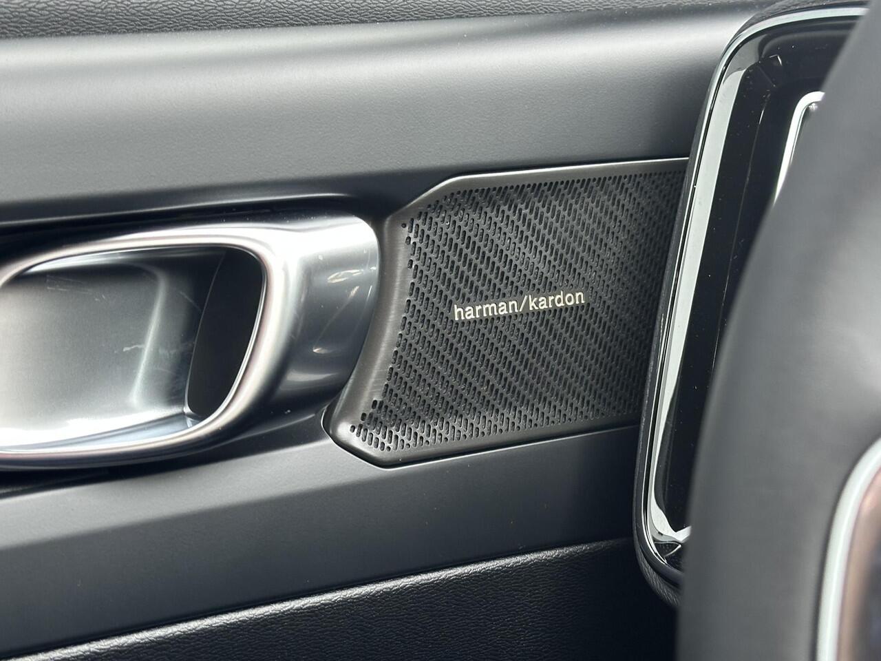 Volvo EX40 Single Motor Extended Range Plus 82 kWh climate line/ extra getint glas/ zwart dak/ all seasonbanden