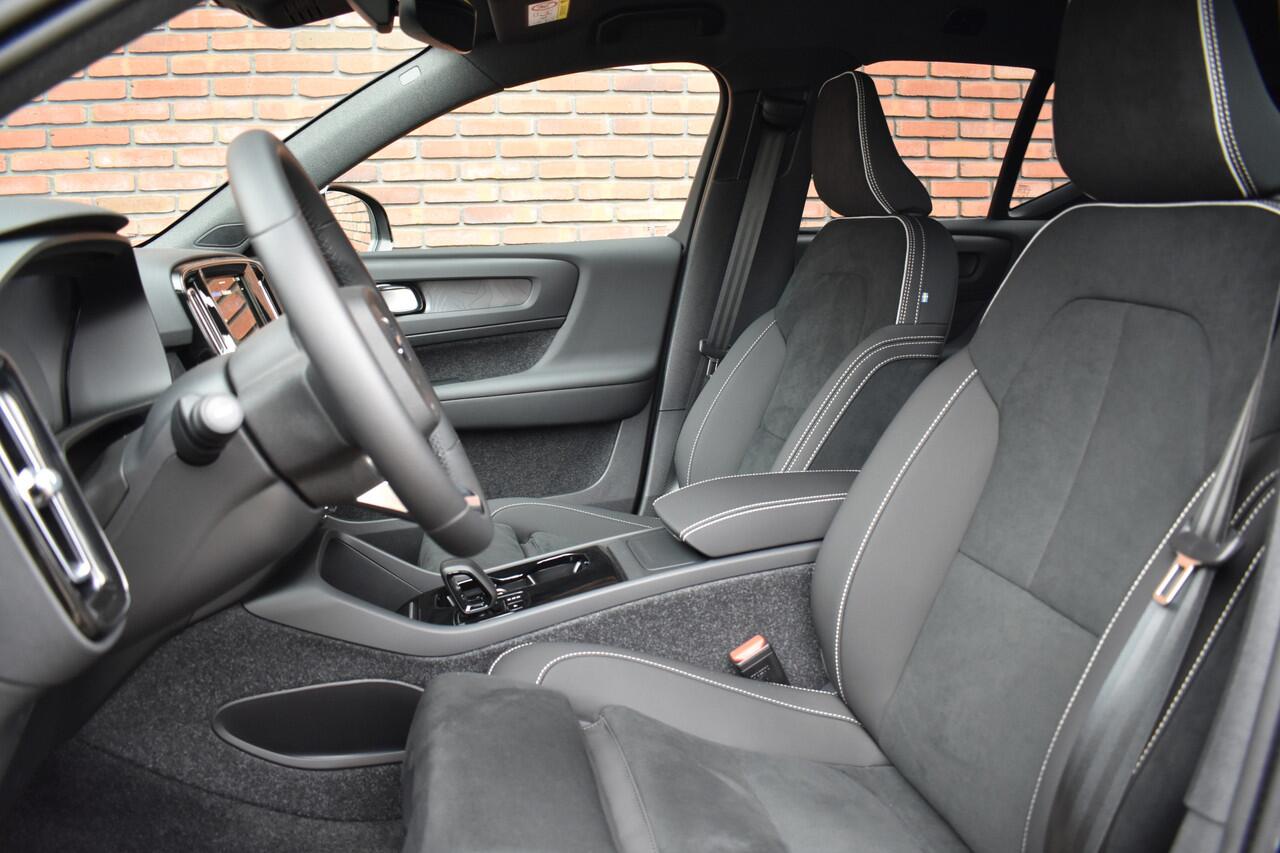 Volvo EX40 Extended Range 252PK Plus Black Edition 82 kWh