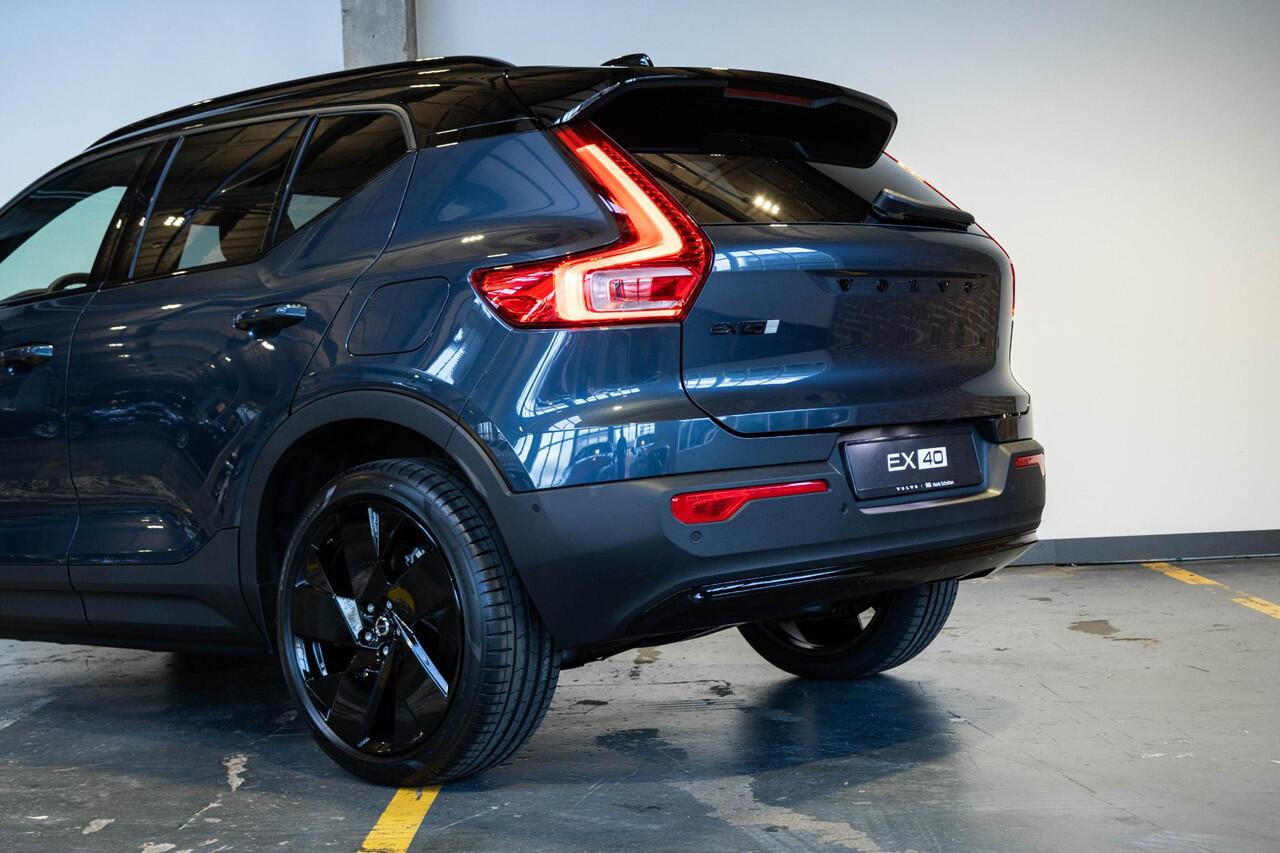 Volvo EX40 Single Motor Extended Range Ultra Black Edition | Verwacht Dec. 2025 | 20" Lichtmetalen Wielen | Elektrisch Verstelbare Voorstoelen | 360º Camera | Stoel/Stuurverwarming | Warmtepomp | Donkergetint Glas |