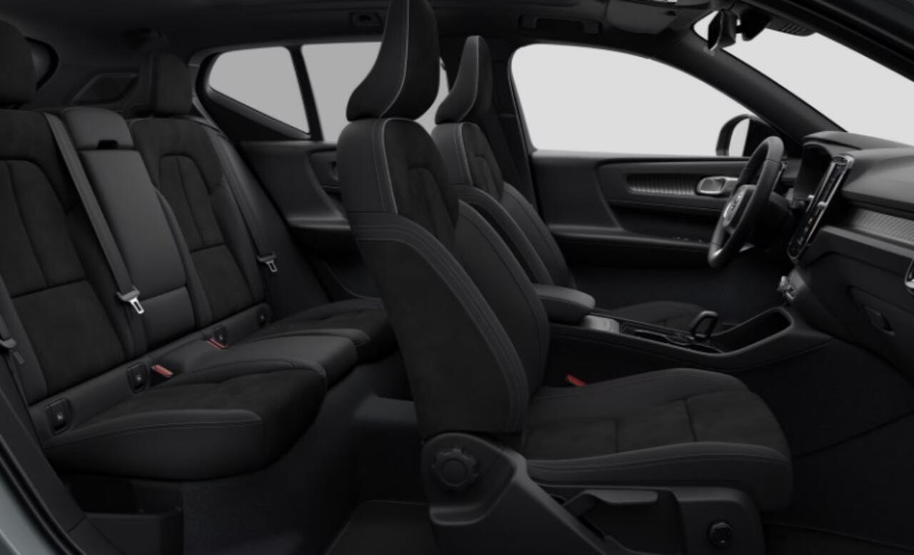 Volvo EX40 252PK Automaat Single Motor Extended Range Plus Panoramadak / Apple Carplay / Android Auto / Harman kardon audio / Adaptive cruise control / Pilot assist / Lichtmetalen velgen /