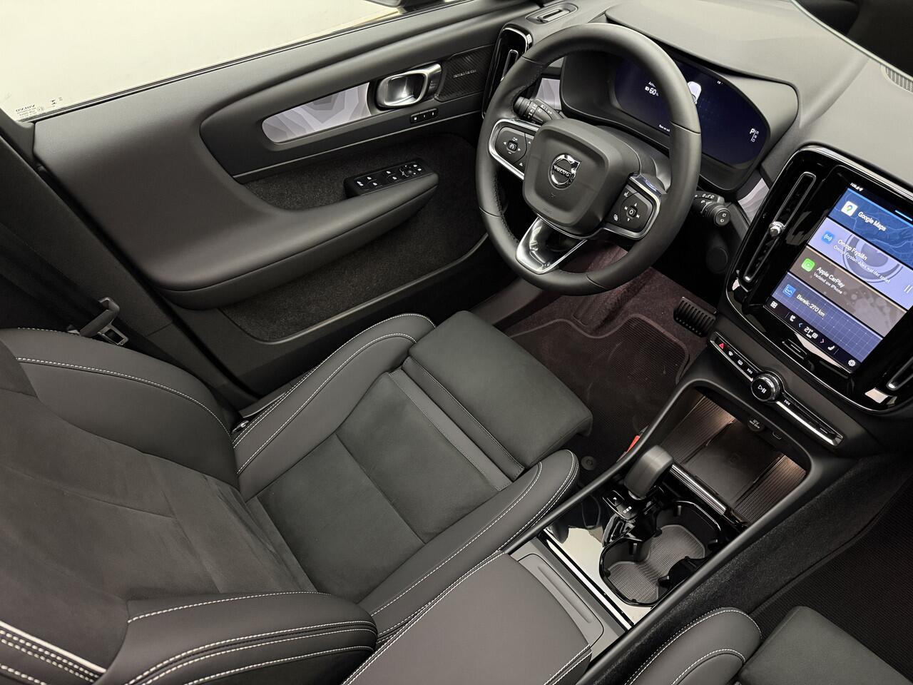 Volvo EX40 Extended Range Ultra Black Edition / Pixel Koplampen / 360 Camera / Nubuck / H&K Audio / 20'' / Stoel + Stuurw. Verwarming / Panoramadak / Elektr. Achterklep /