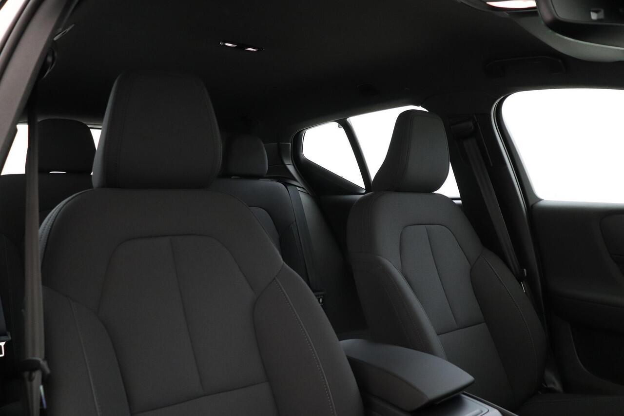 Volvo EX40 SINGLE MOTOR CORE 70 kWh -CLIMATE|TREKHAAK|CAMERA|GOOGLE