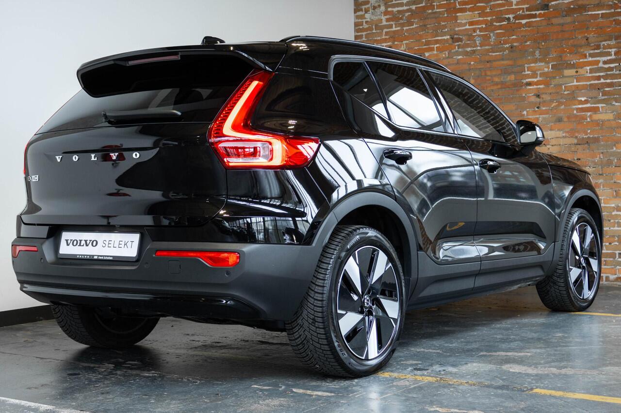 Volvo EX40 Single Motor Extended Range Plus 82 kWh | Verwarmbare voorstoelen+stuurwiel | Premium audio by Harman Kardon | Apple carplay/Android auto | Adaptive Cruise Control | Rondom zichtcamera | Warmtepomp | Parkeersensoren voor + achter