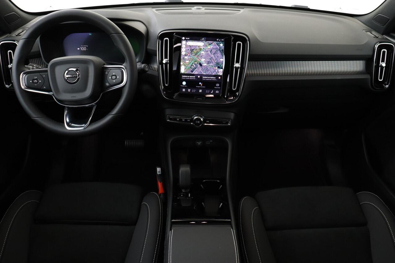 Volvo EX40 SINGLE MOTOR EXTENDED RANGE ULTRA BLACK ED. 82 kWh -PANO.DAK|HARMAN/KARDON|360°CAM|ADAP.LED|POWER-SEATS|20"