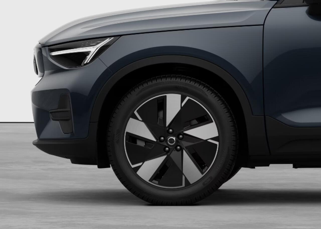 Volvo EX40 252PK Automaat Single Ext. Range Core / Driver Assist / Adaptieve cruise control / BLIS / Stoel - en stuurwielverwarming / Pakeersensoren met camera / Apple carplay /