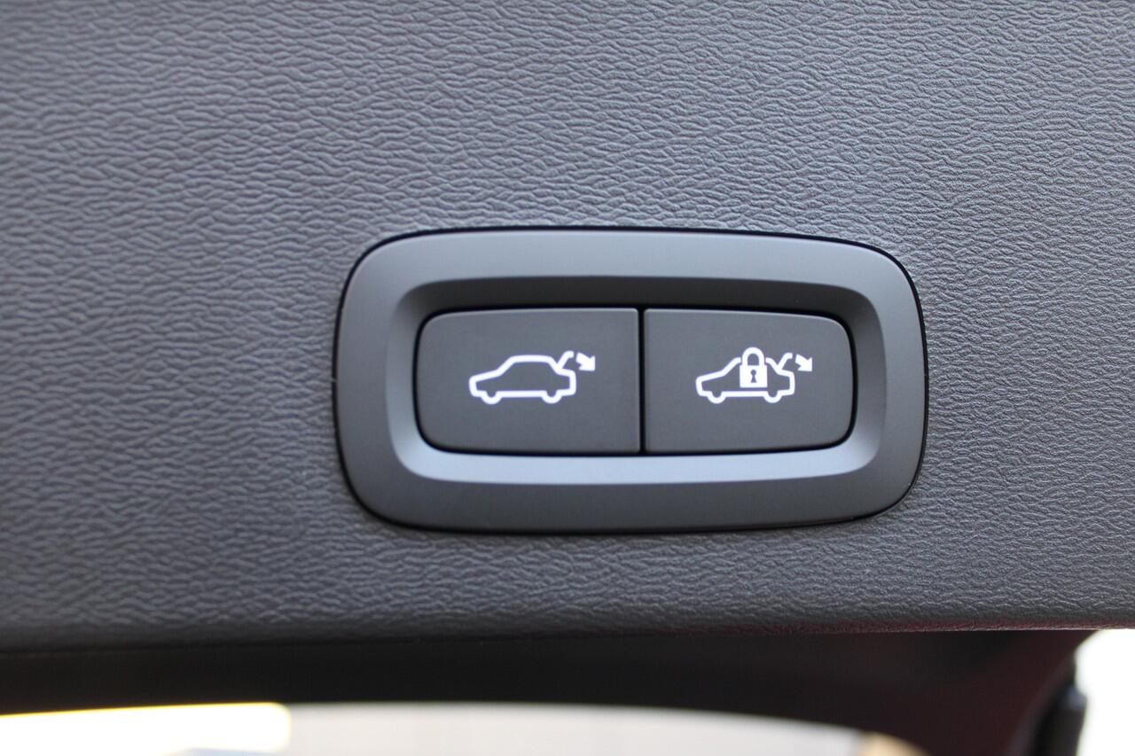 Volvo EX40 Single Motor Extended Range Plus Black Ed. 82 kWh | Microtec bekleiding |