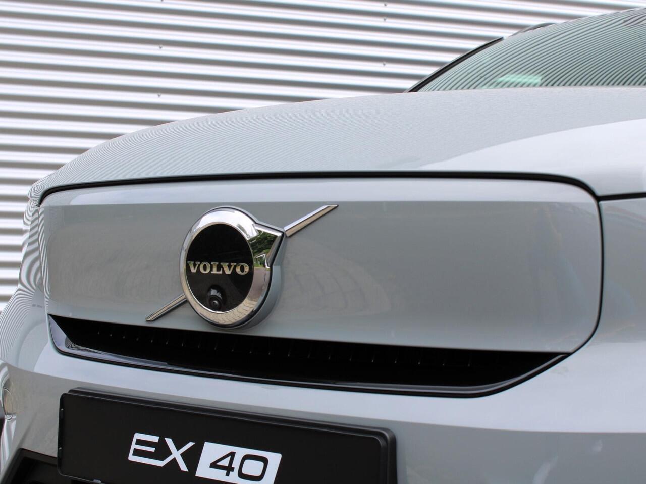 Volvo EX40 Single Motor Extended Range Business Edition Automaat / 360* camera / Privacy Glass / 19" velgen / Driver Awareness