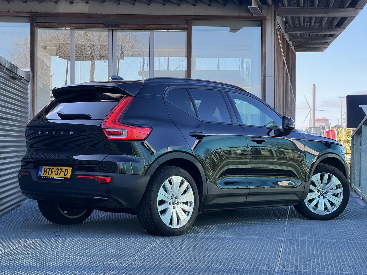 Volvo EX40 Single Motor Extended Range Business Ed. 82 kWh Parkeer camera, Verwarmde stoelen voor, Verwarmd stuurwiel, Extra getint glas, Trekhaak semi elektrisch