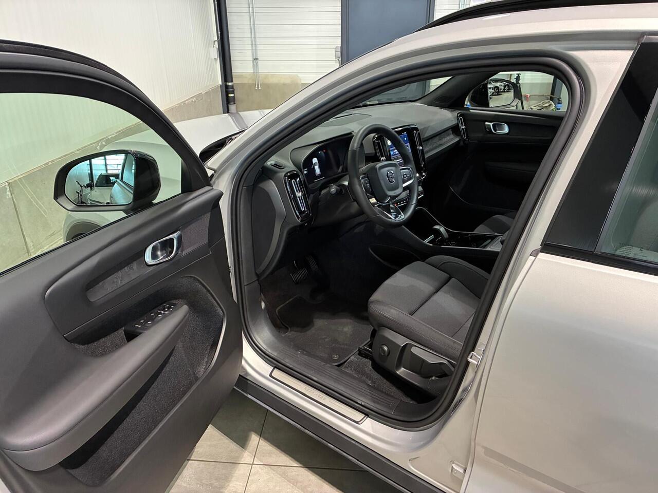 Volvo EX40 Recharge -NIEUW- fiscaal voordeel '25 - Plus Single Motor 238pk