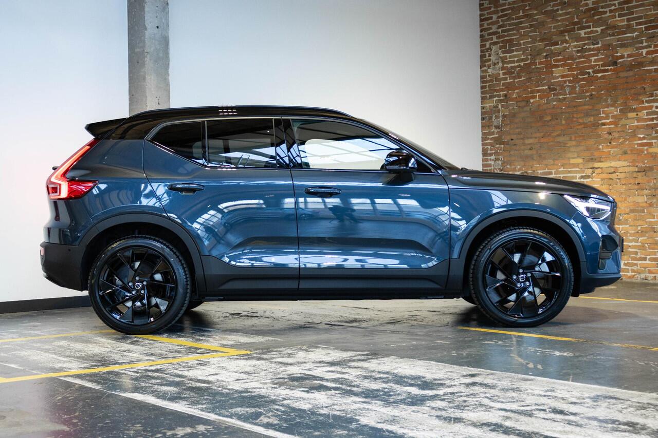 Volvo EX40 Single Motor Extended Range Ultra Black Edition | Verwacht Dec. 2025 | 20" Lichtmetalen Wielen | Elektrisch Verstelbare Voorstoelen | 360º Camera | Stoel/Stuurverwarming | Warmtepomp | Donkergetint Glas |