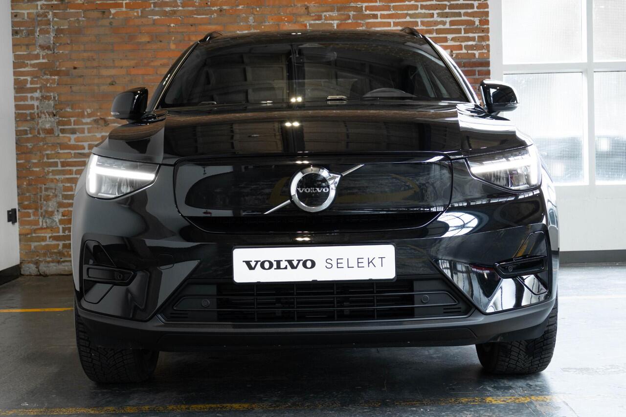 Volvo EX40 Single Motor Extended Range Plus 82 kWh | Stoelverwarming | Google infotainment | Adaptive Cruise Control | Parkeercamera | Harman Kardon Premium Audio | Warmtepomp | Parkeersensoren voor + achter