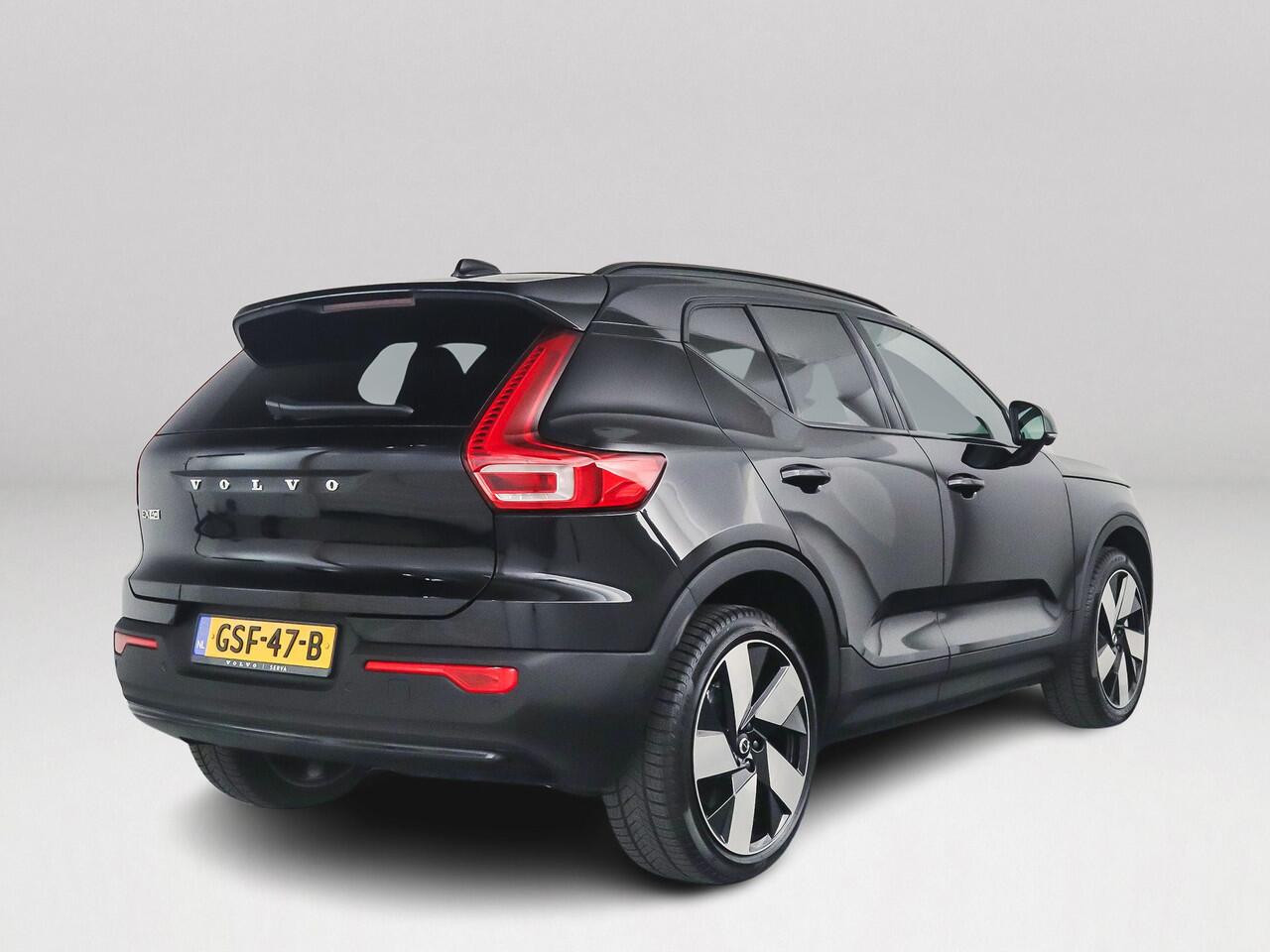 Volvo EX40 Single Motor Extended Range Ultra 82 kWh | Panoramadak | Harman Kardon | Stoel- en stuurverwarming | Trekhaak | 360° camera