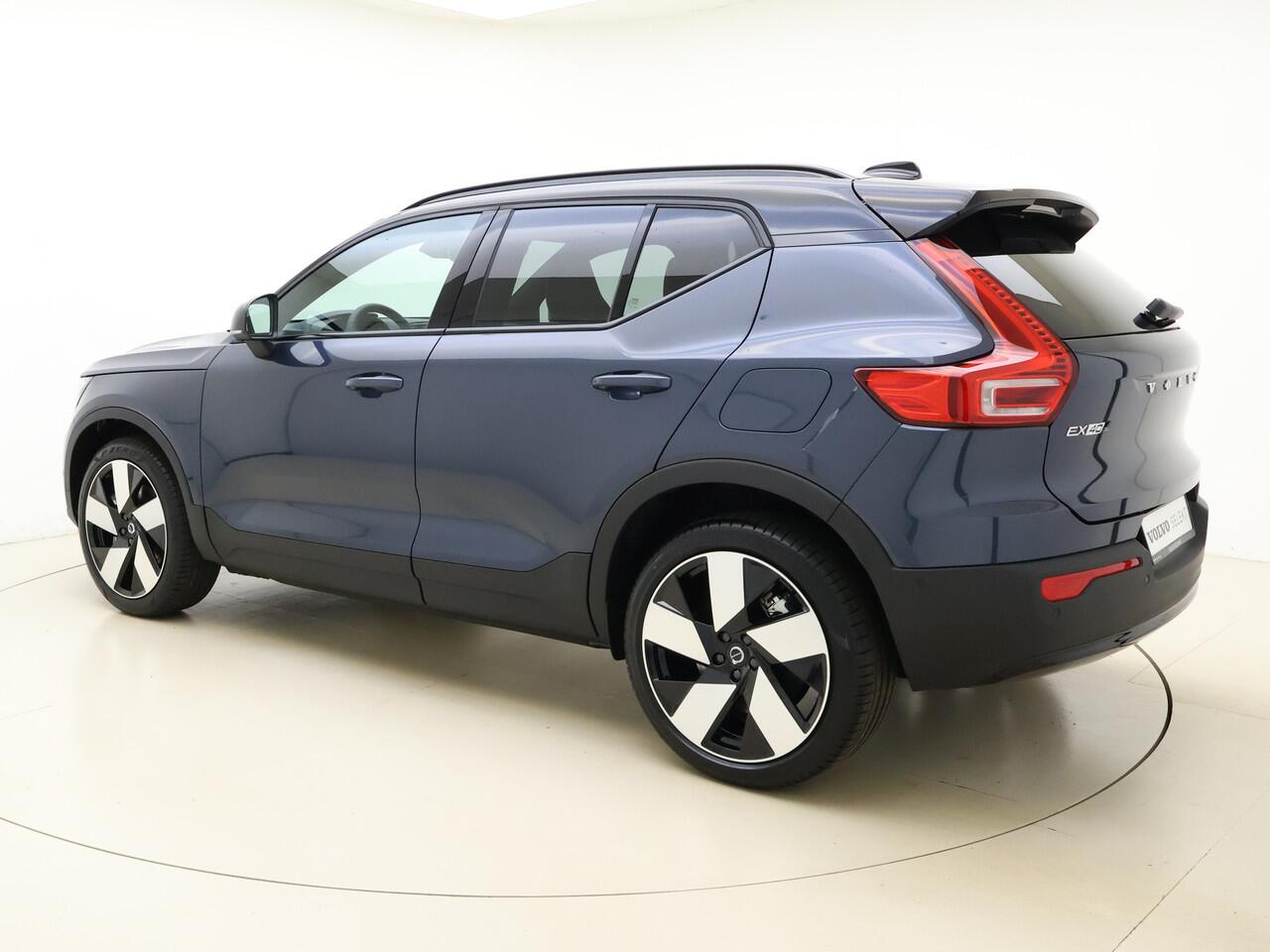 Volvo EX40 Twin Motor Ultra / 17% Bijtelling / NIEUW / DIRECT LEVERBAAR / MY26 / 20'' / Extra getint glas / Denim Blue /