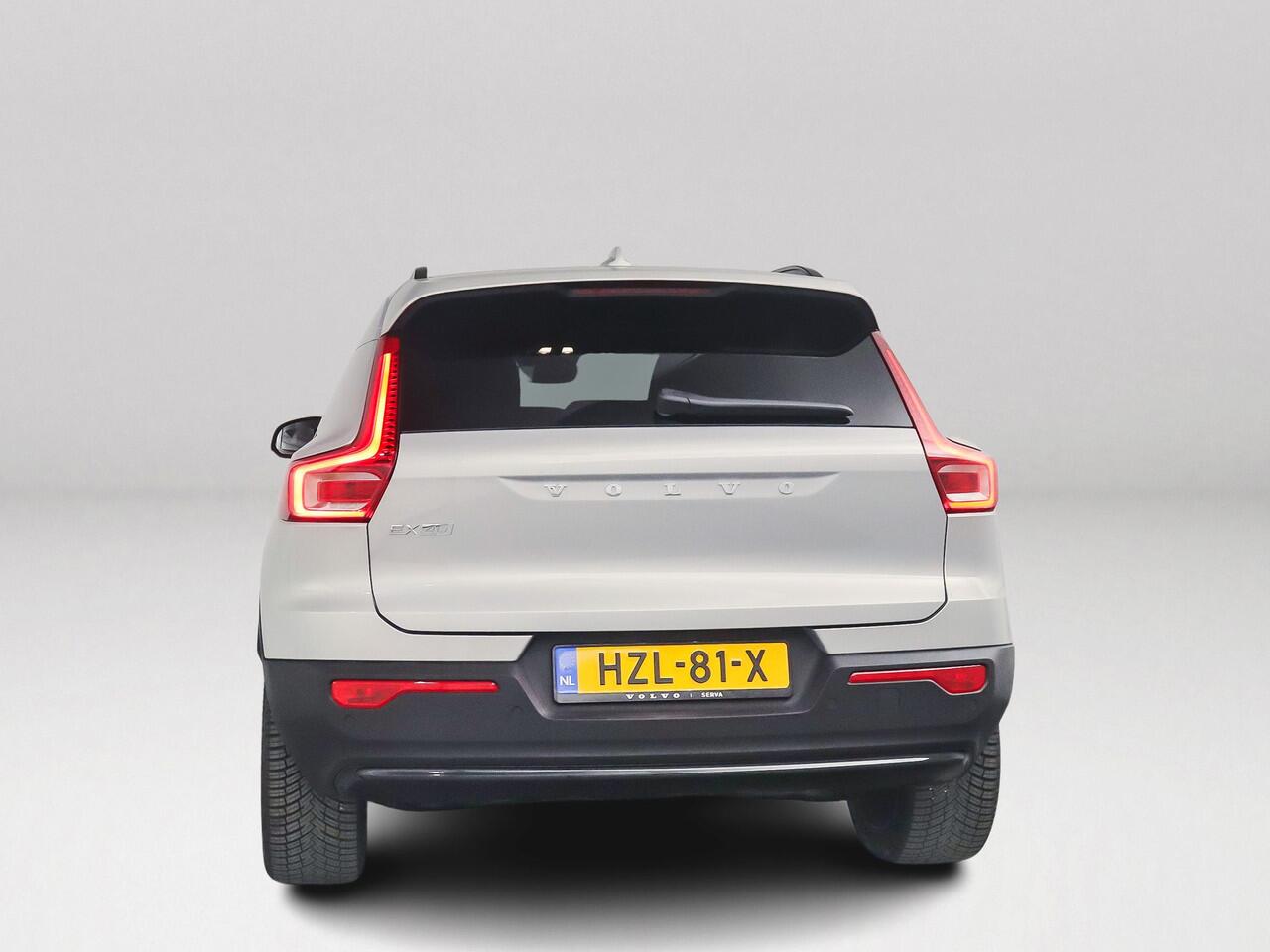 Volvo EX40 Single Motor Extended Range Plus 82 kWh | Stoel- en stuurverwarming | Getint glas