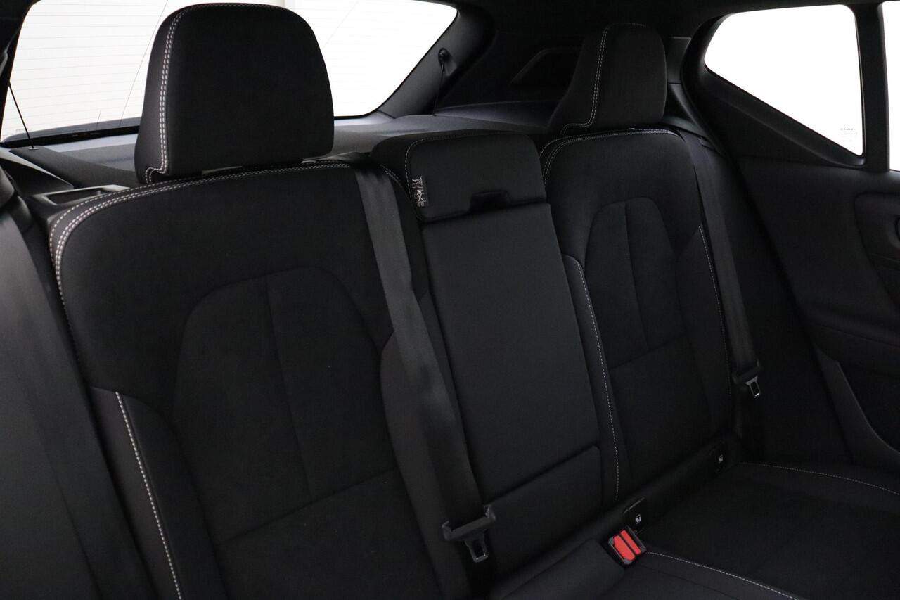 Volvo EX40 SINGLE MOTOR EXTENDED RANGE ULTRA BLACK ED. 82 kWh -PANO.DAK|HARMAN/KARDON|360°CAM|POWER-SEATS|PRIVACY.GLAS