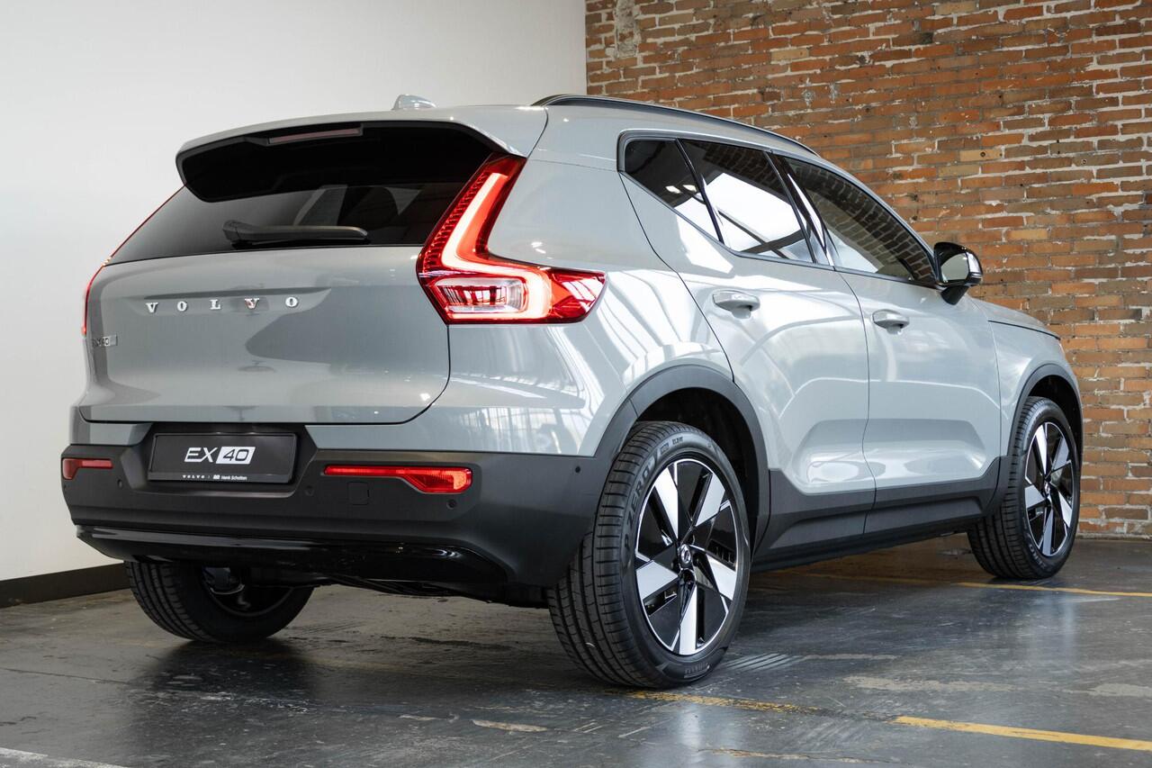 Volvo EX40 Single Motor Extended Range Business Edition | Direct Beschikbaar | Stoel/Stuurverwarming | Warmtepomp | Adaptieve Cruise Control | Dodehoekwaarschuwing | 360º Camera | Harman Kardon Premium Audio |