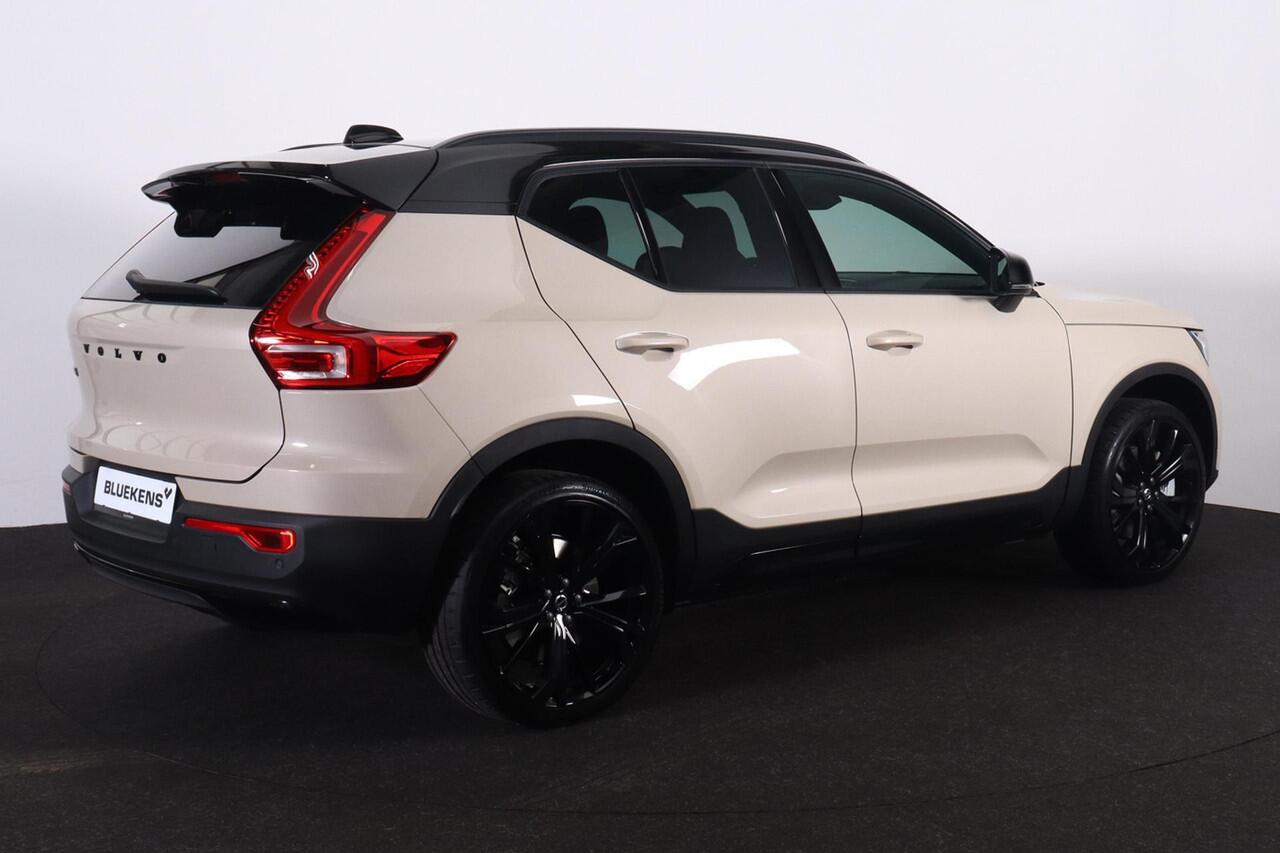 Volvo EX40 Single Motor Core 70 kWh - Parkeercamera achter - Parkeersensoren voor & achter - Luxe lederen bekleding - Cruise control - Zwart Dak - Apple Carplay - Elektr. inklapbare trekhaak - 21' LMV - Fiscale waarde ¤ 48.800,-