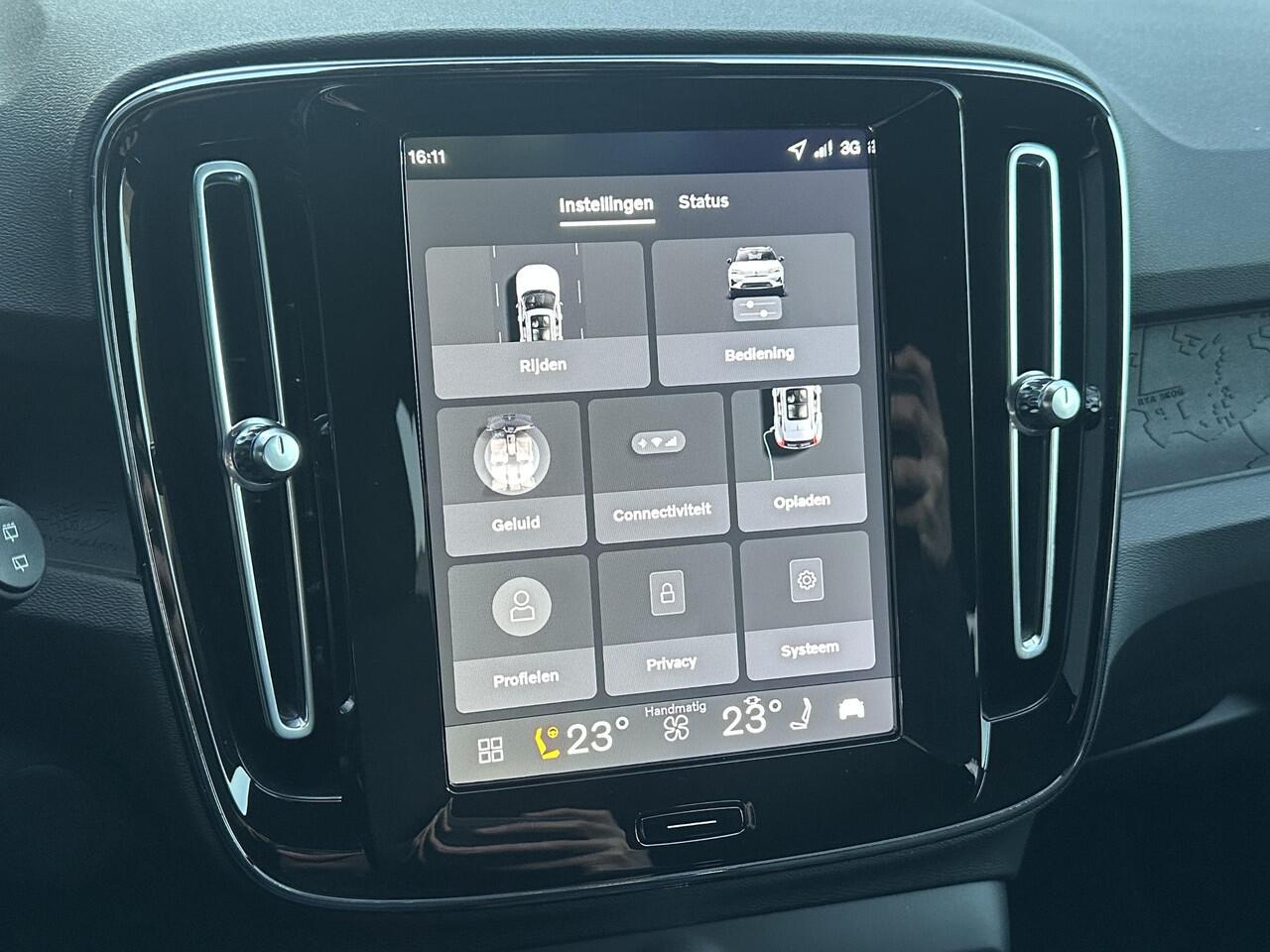 Volvo EX40 Single Motor Extended Range Business Ed. 82 kWh Driver Assist / Climate Line / 19" 5-sp Glossy Black wielen met all season banden