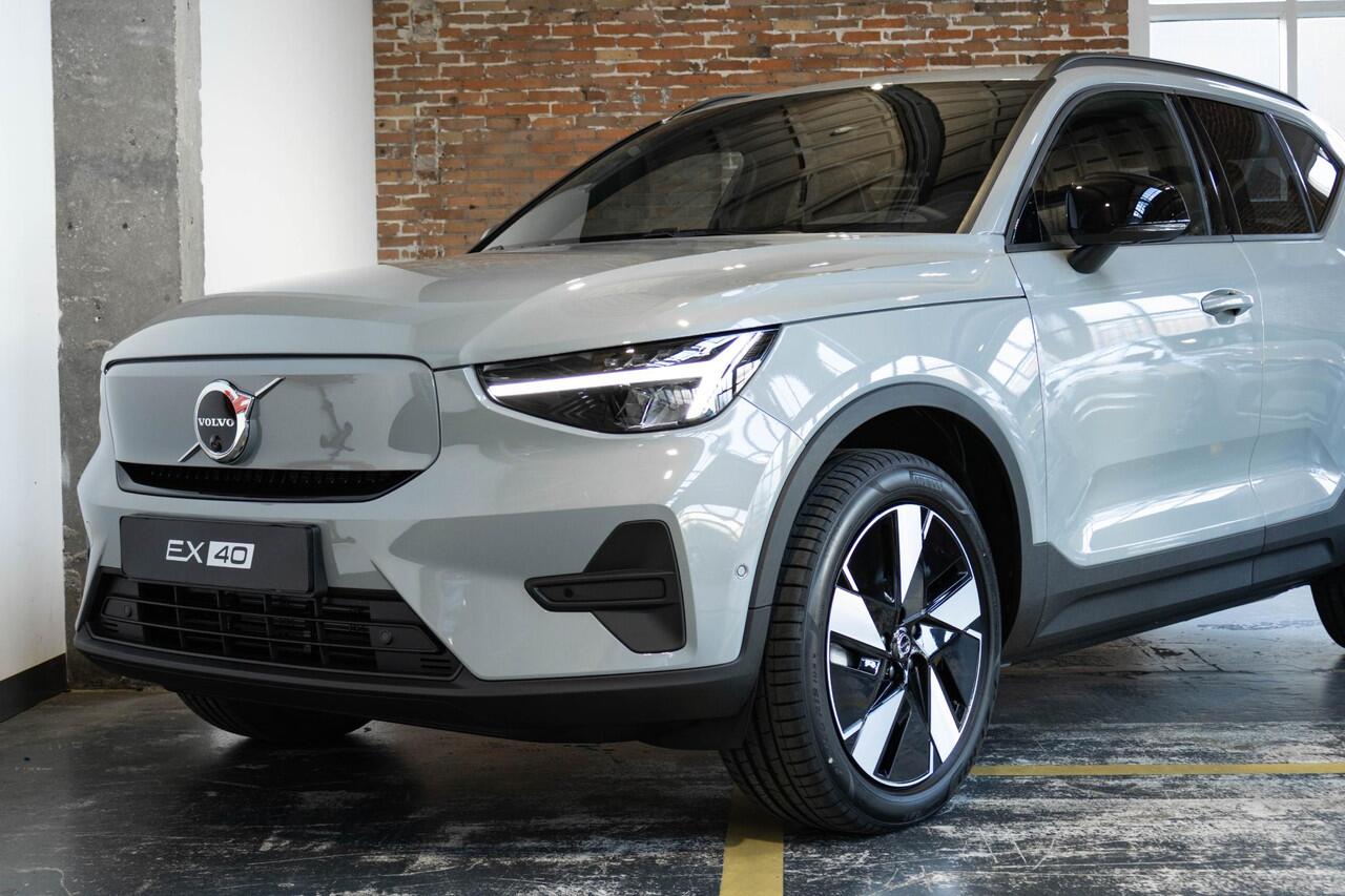 Volvo EX40 Single Motor Extended Range Business Edition | Direct Beschikbaar | Stoel/Stuurverwarming | Warmtepomp | Adaptieve Cruise Control | Dodehoekwaarschuwing | 360º Camera | Harman Kardon Premium Audio |