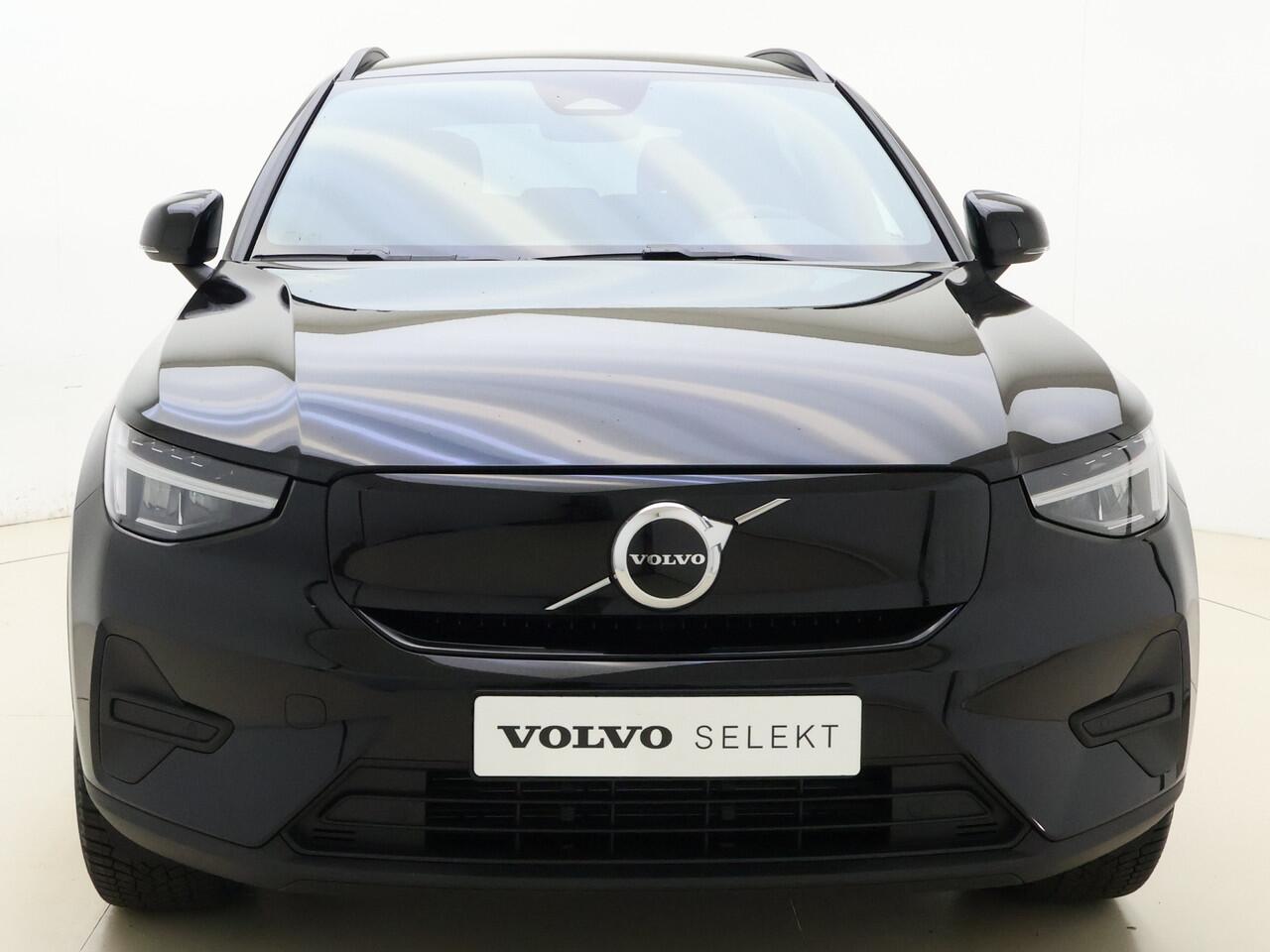 Volvo EX40 Extended Range Business Ed. / NIEUW / MY26 / DIRECT LEVERBAAR / Driver Assist / Climate / Versatility-pakket / All Season /