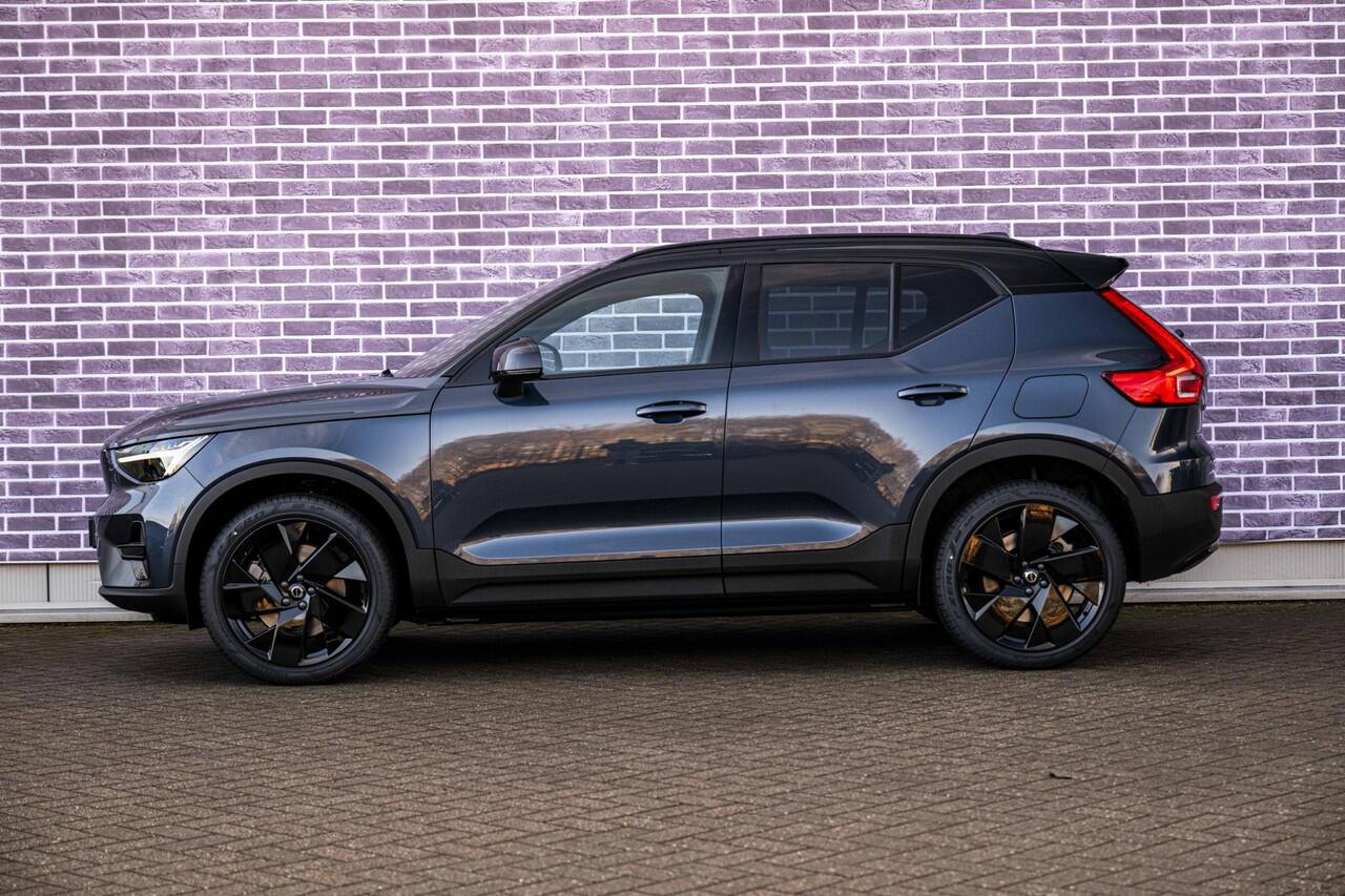 Volvo EX40 Single Motor Extended Range Plus Black Edition Europa | Harman/Kardon | Power Seats | BLIS | Adaptive Cruise Control | Stoelverwarming voor & achter | Stuurverwarming | Warmtepomp | Getint Glas |