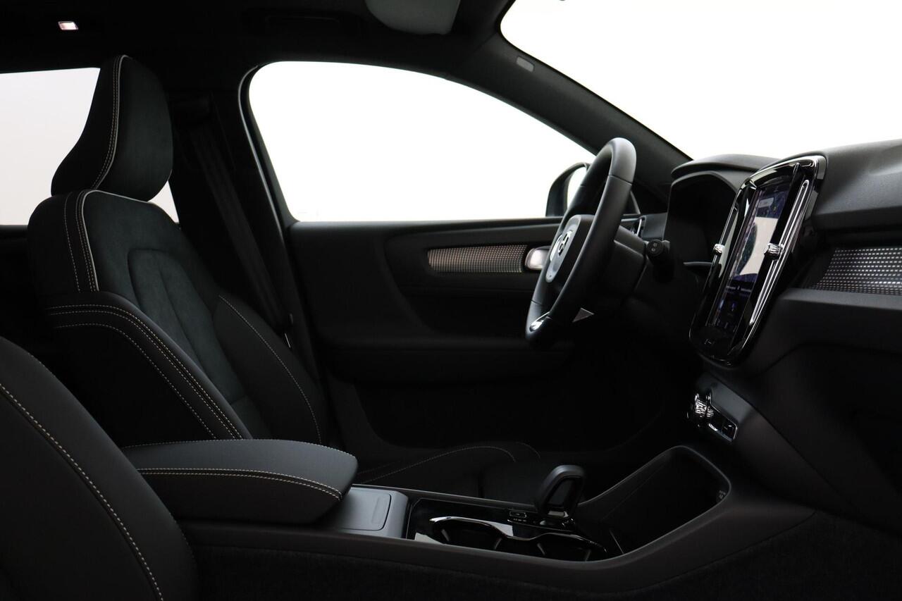 Volvo EX40 SINGLE MOTOR EXTENDED RANGE ULTRA BLACK ED. 82 kWh -PANO.DAK|HARMAN/KARDON|360°CAM|ADAP.LED|POWER-SEATS|20"